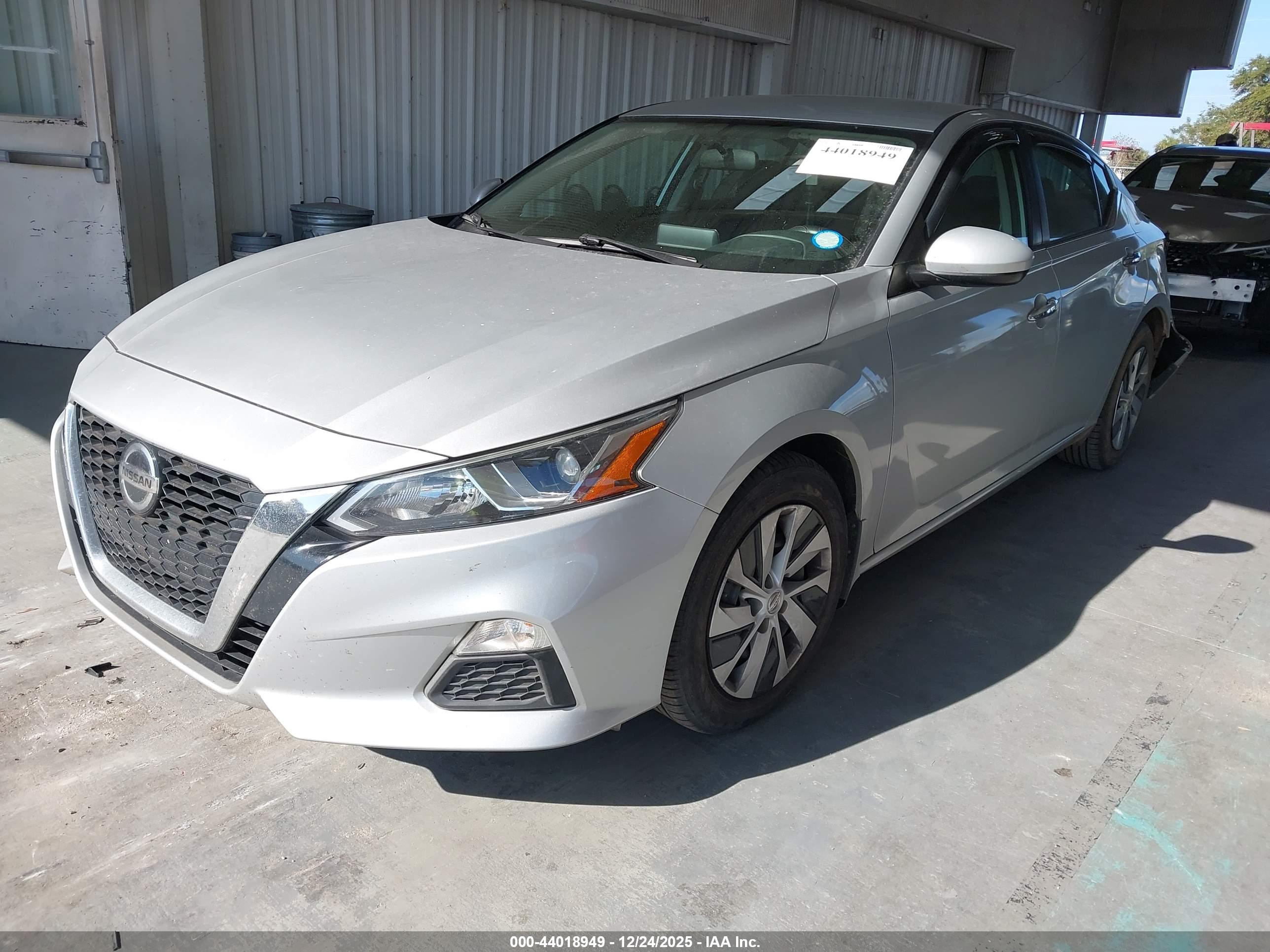 NISSAN ALTIMA image 2