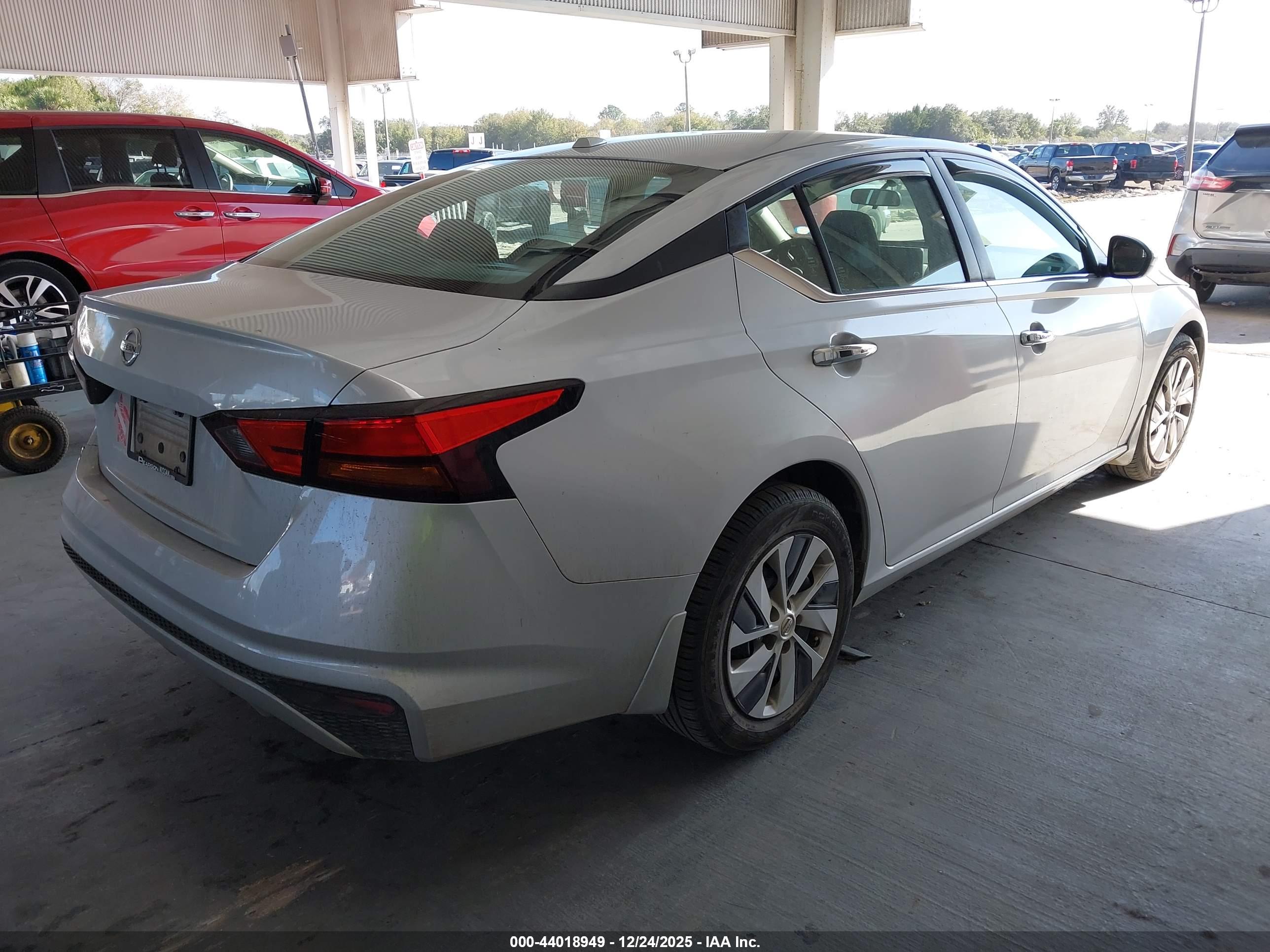 NISSAN ALTIMA image 4