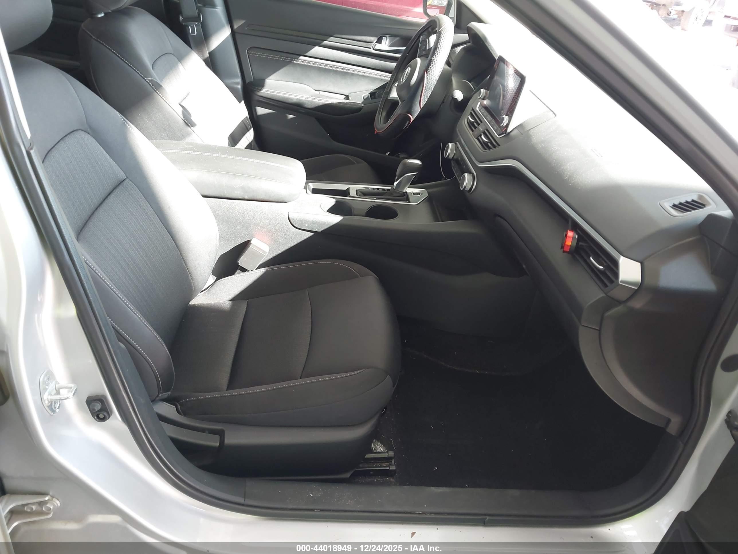 NISSAN ALTIMA image 5