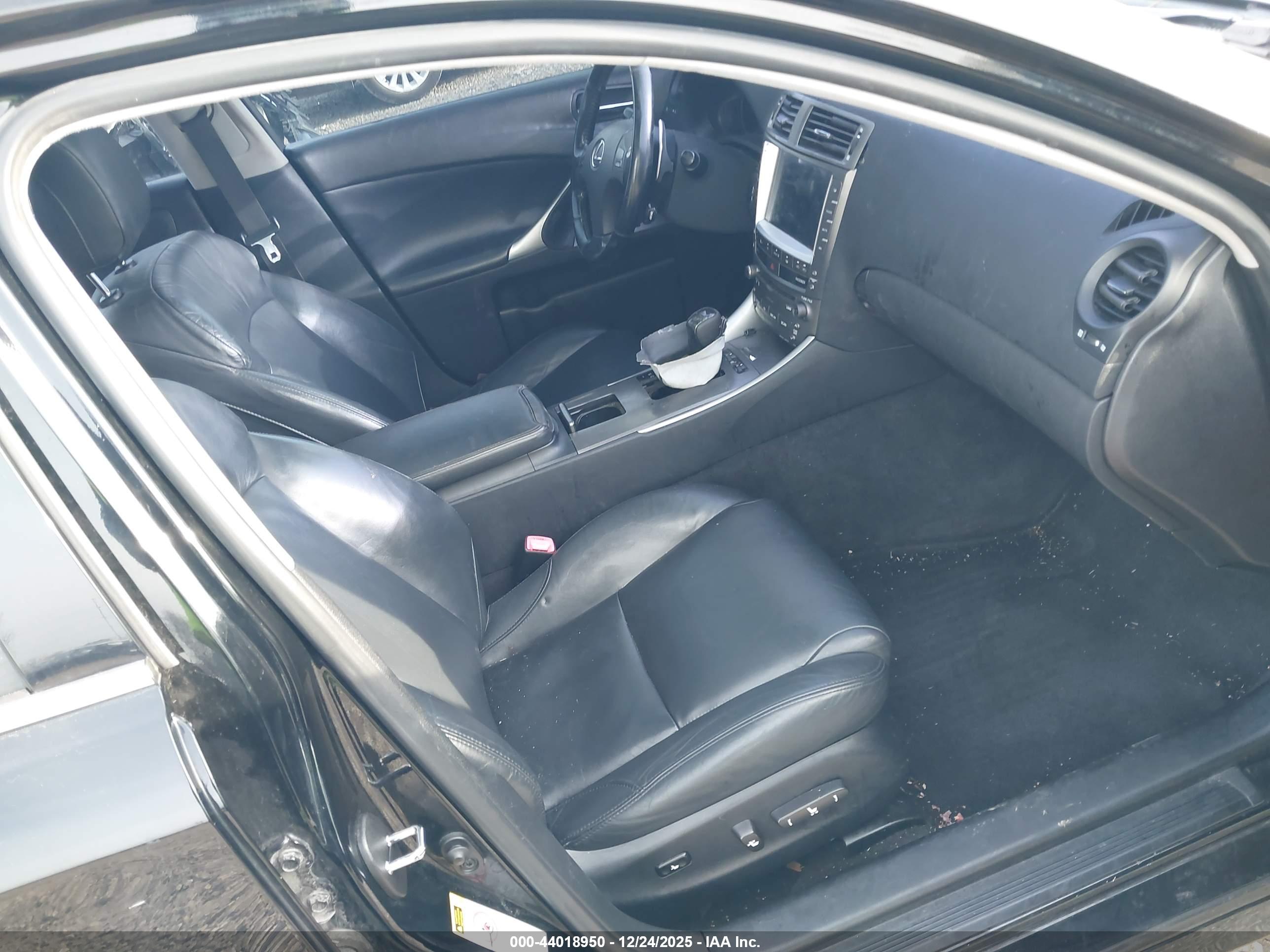 LEXUS IS image 5