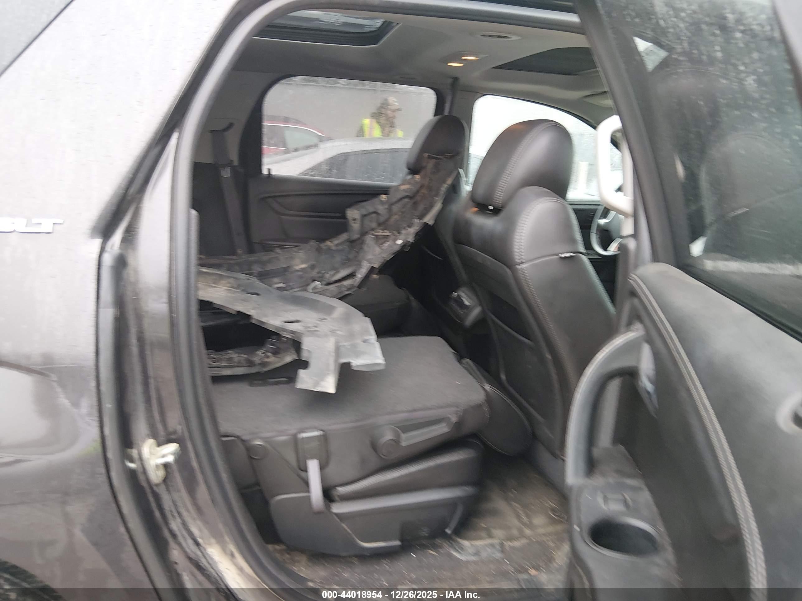GMC ACADIA image 8