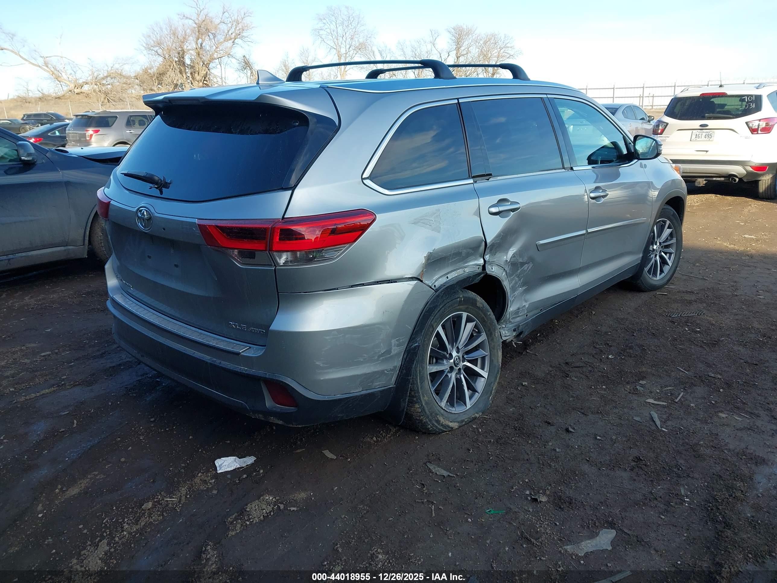 TOYOTA HIGHLANDER image 4