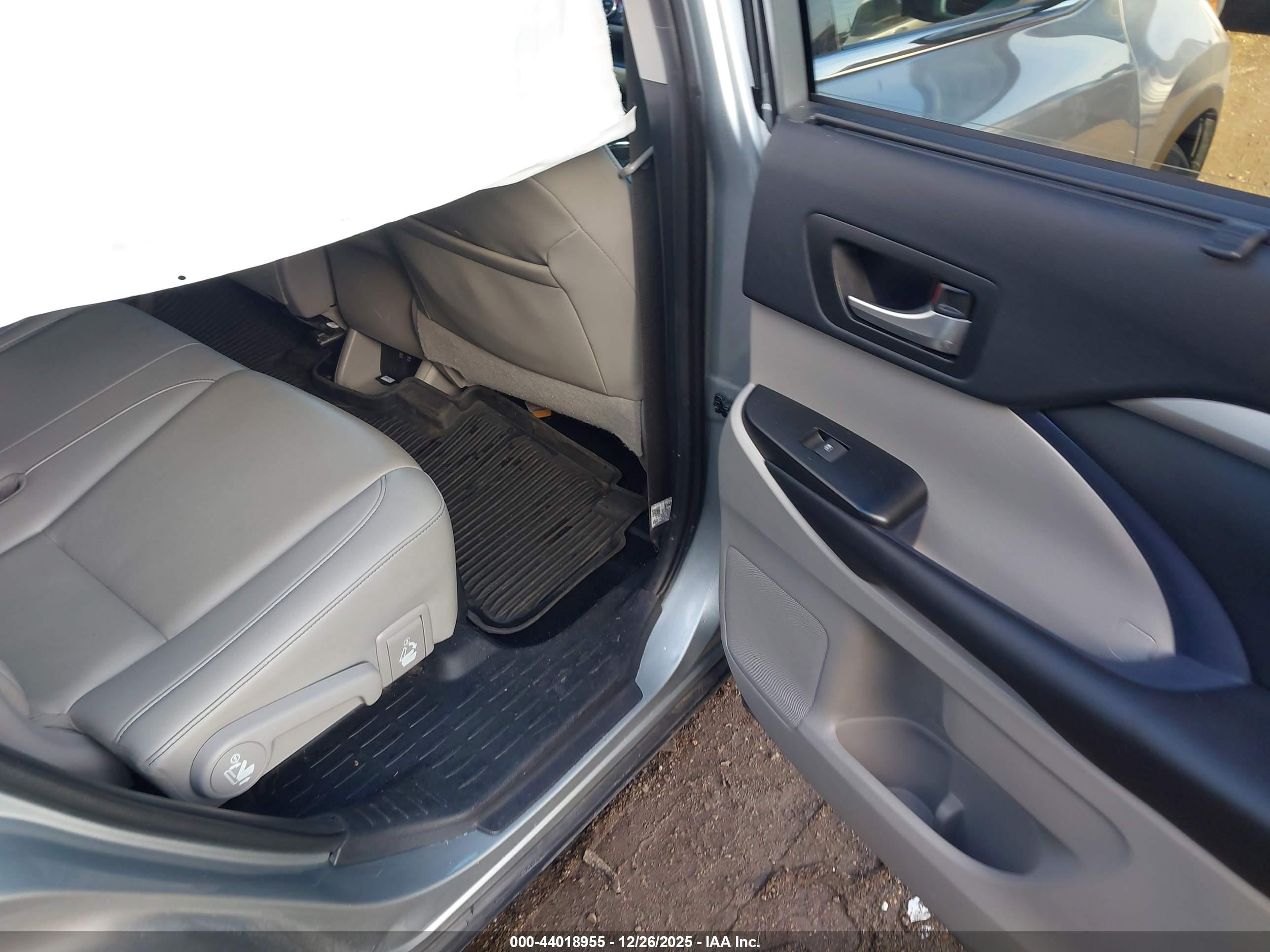 TOYOTA HIGHLANDER image 8