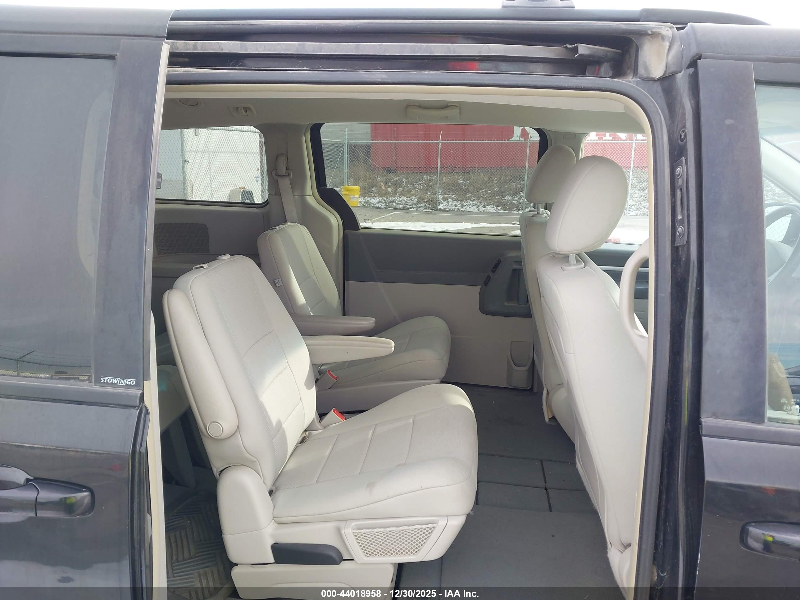 DODGE GRAND image 5