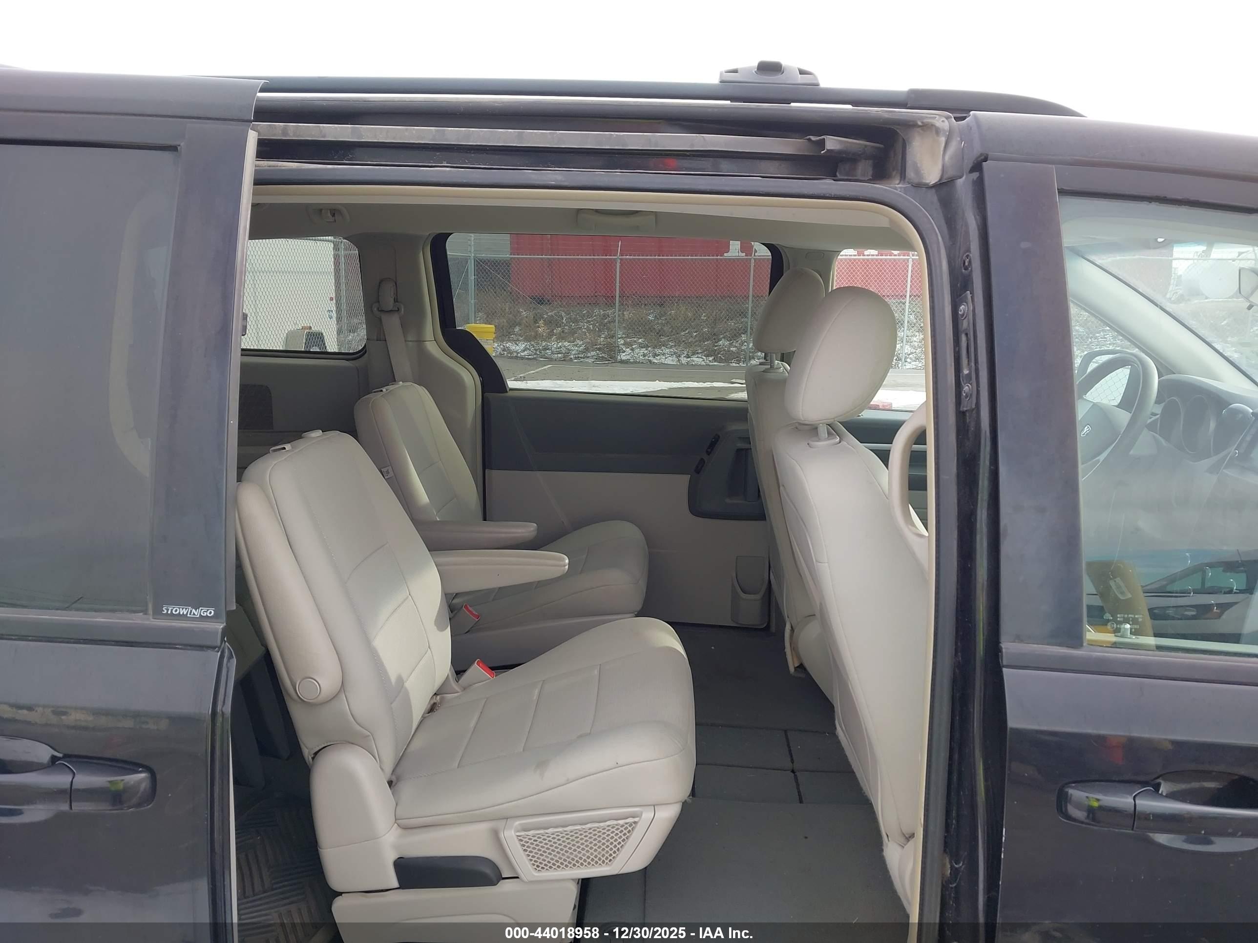 DODGE GRAND image 8