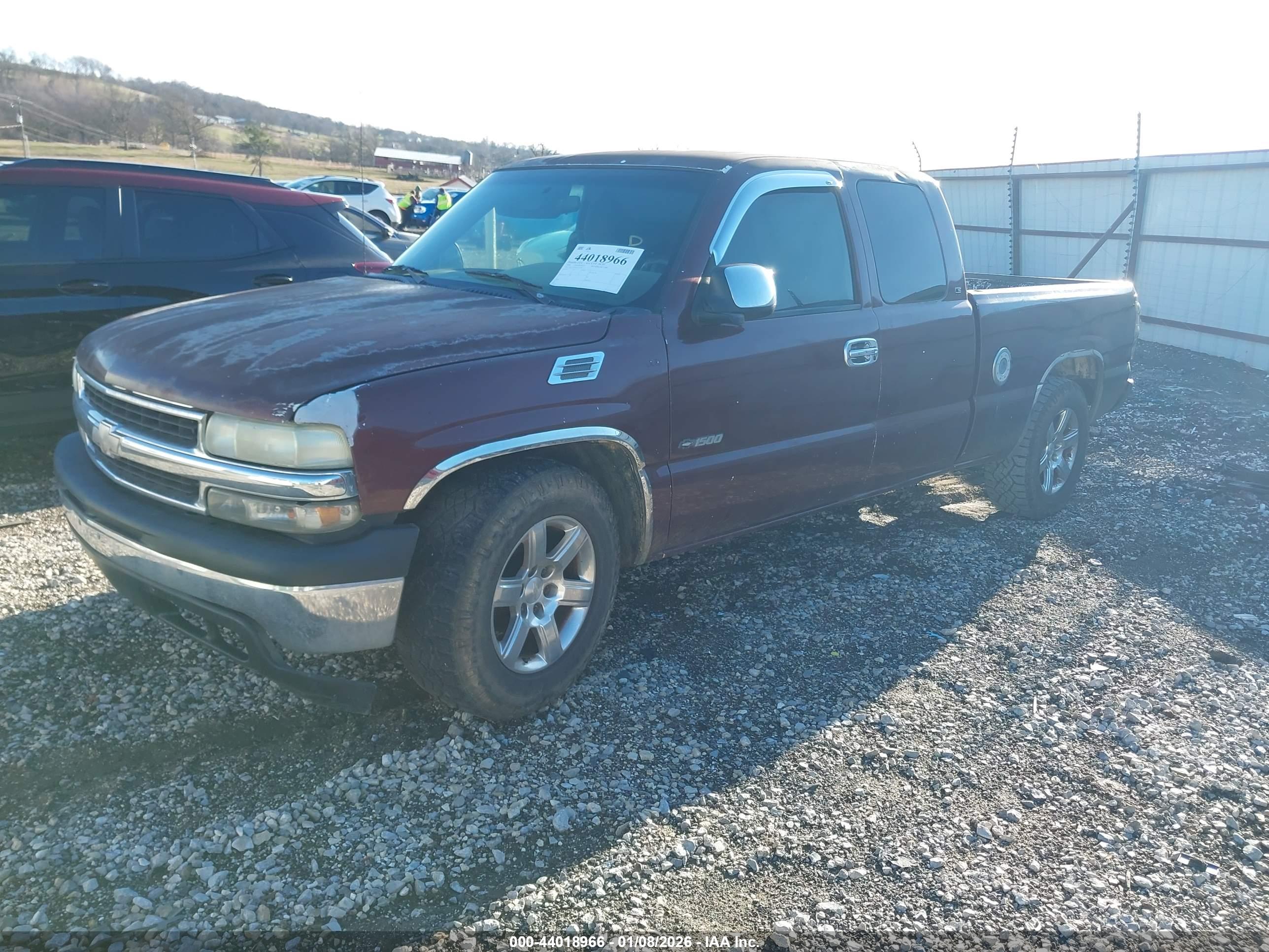 CHEVROLET SILVERADO image 2