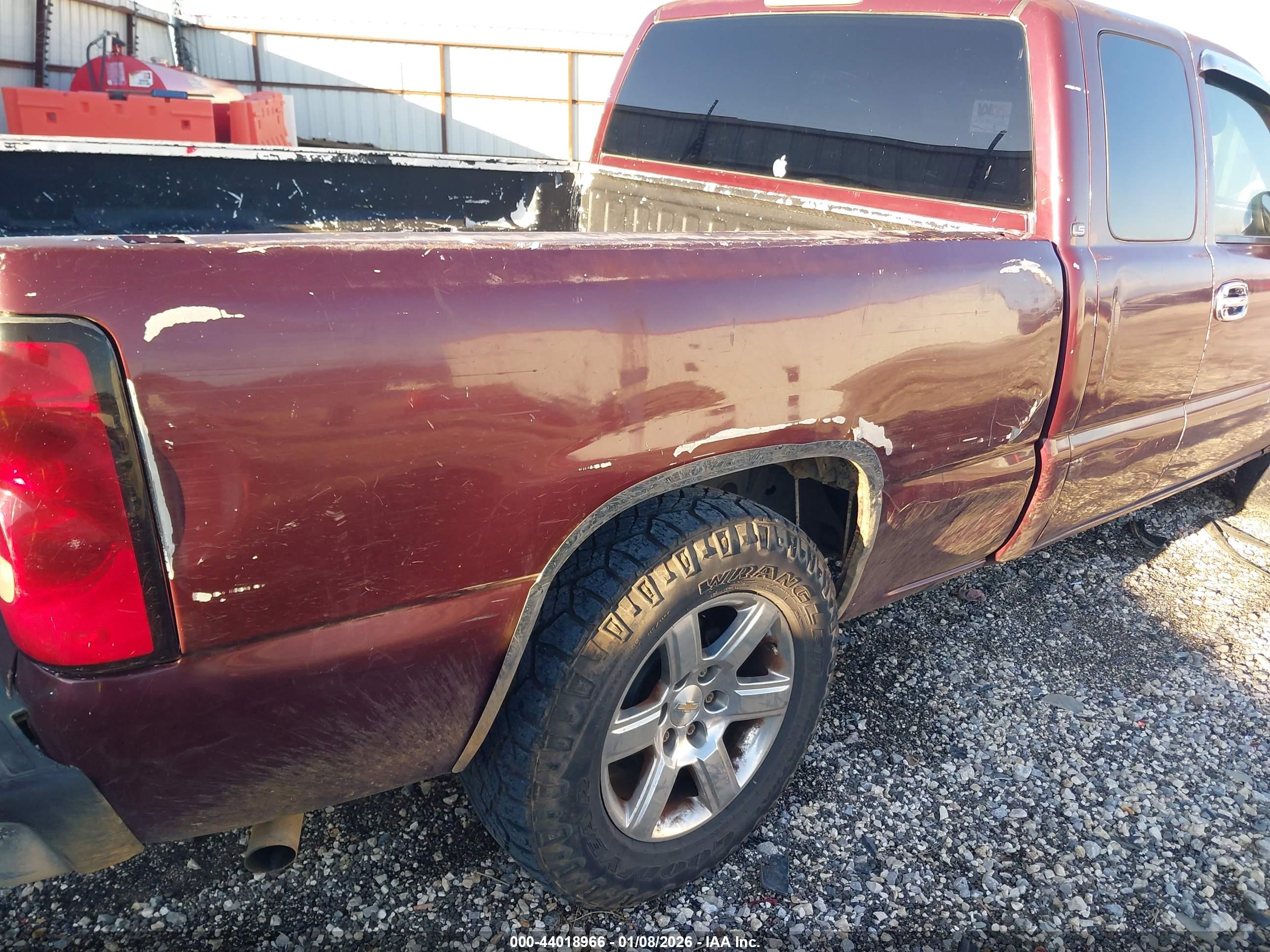 CHEVROLET SILVERADO image 6