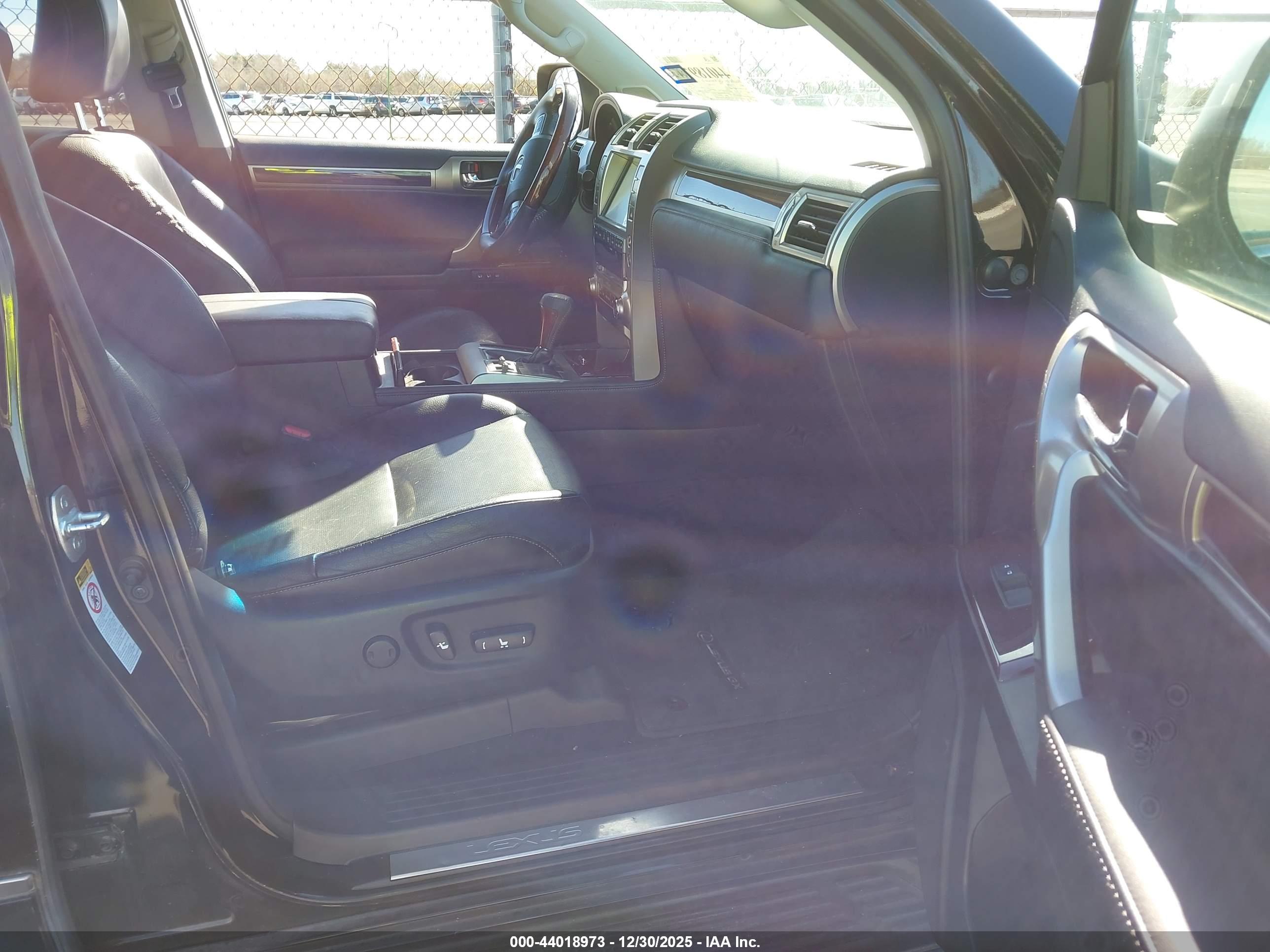 LEXUS GX image 5