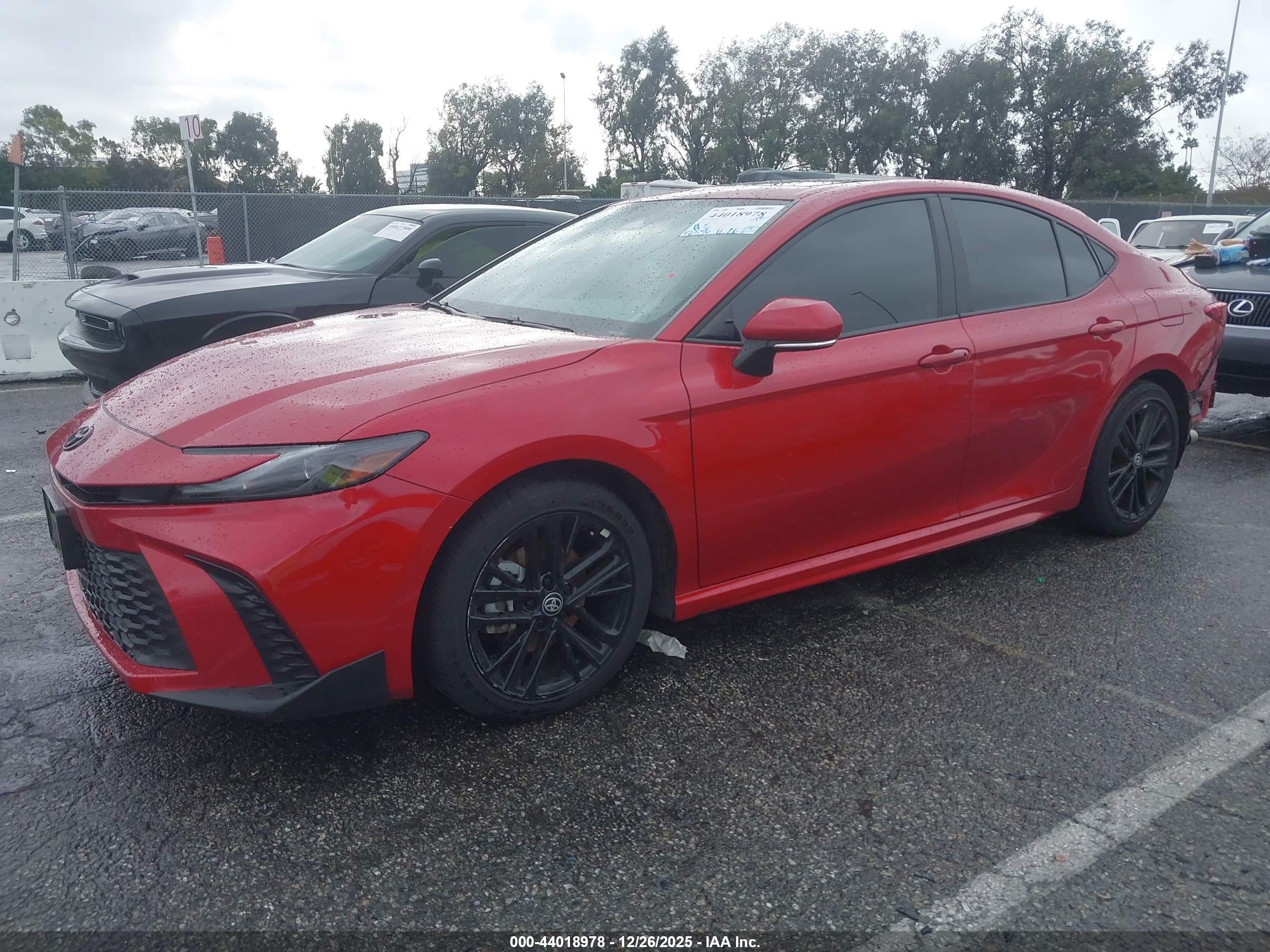 TOYOTA CAMRY image 2
