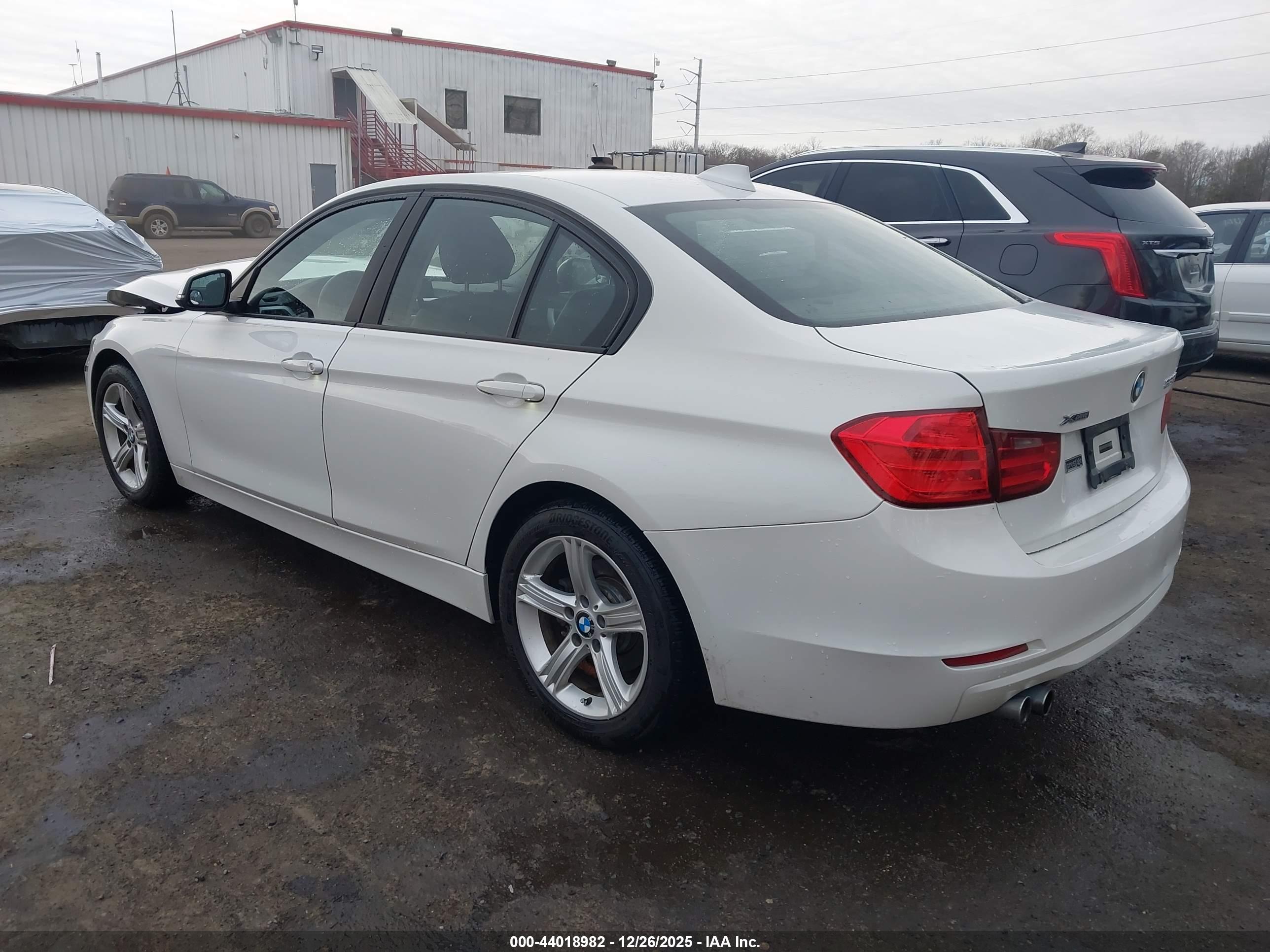BMW 328I image 3