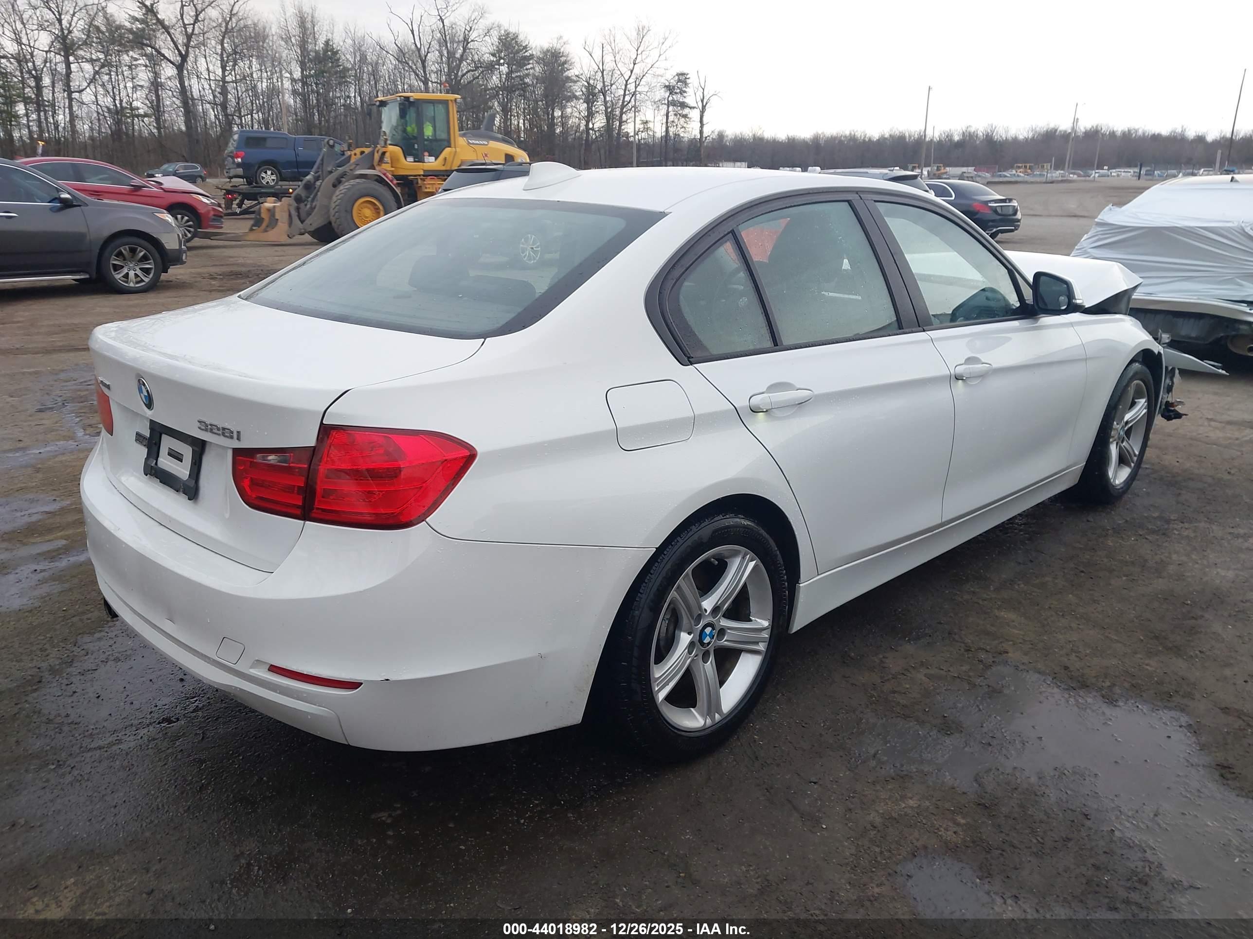 BMW 328I image 4