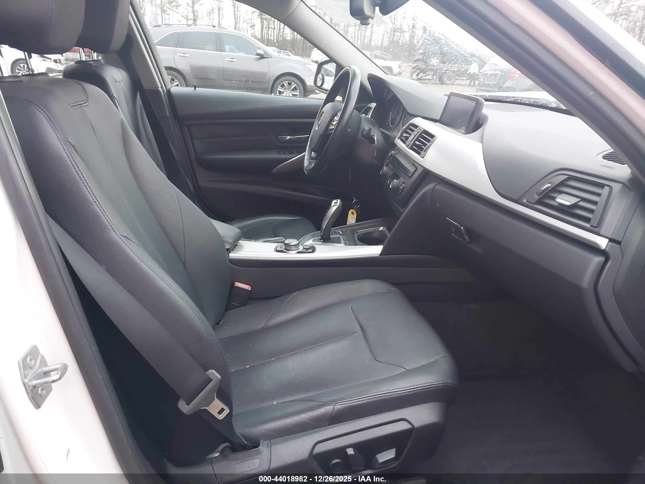 BMW 328I image 5