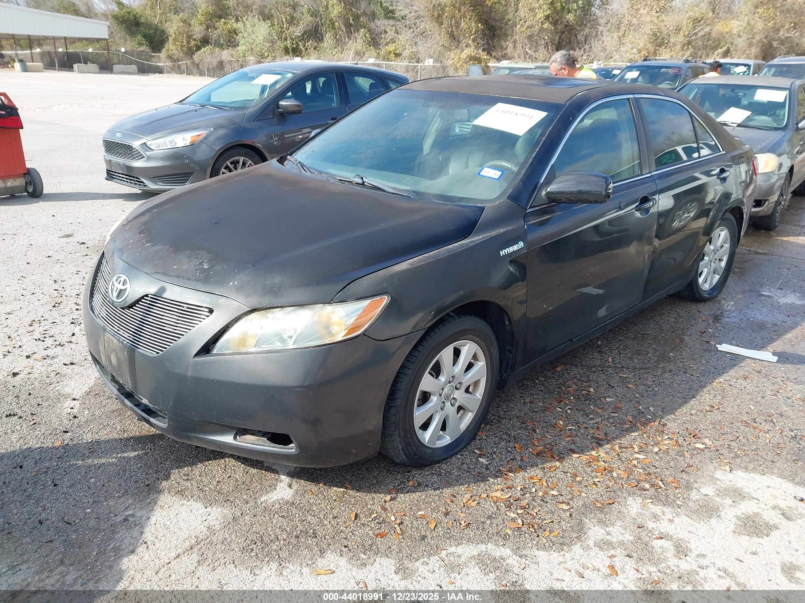 TOYOTA CAMRY image 2