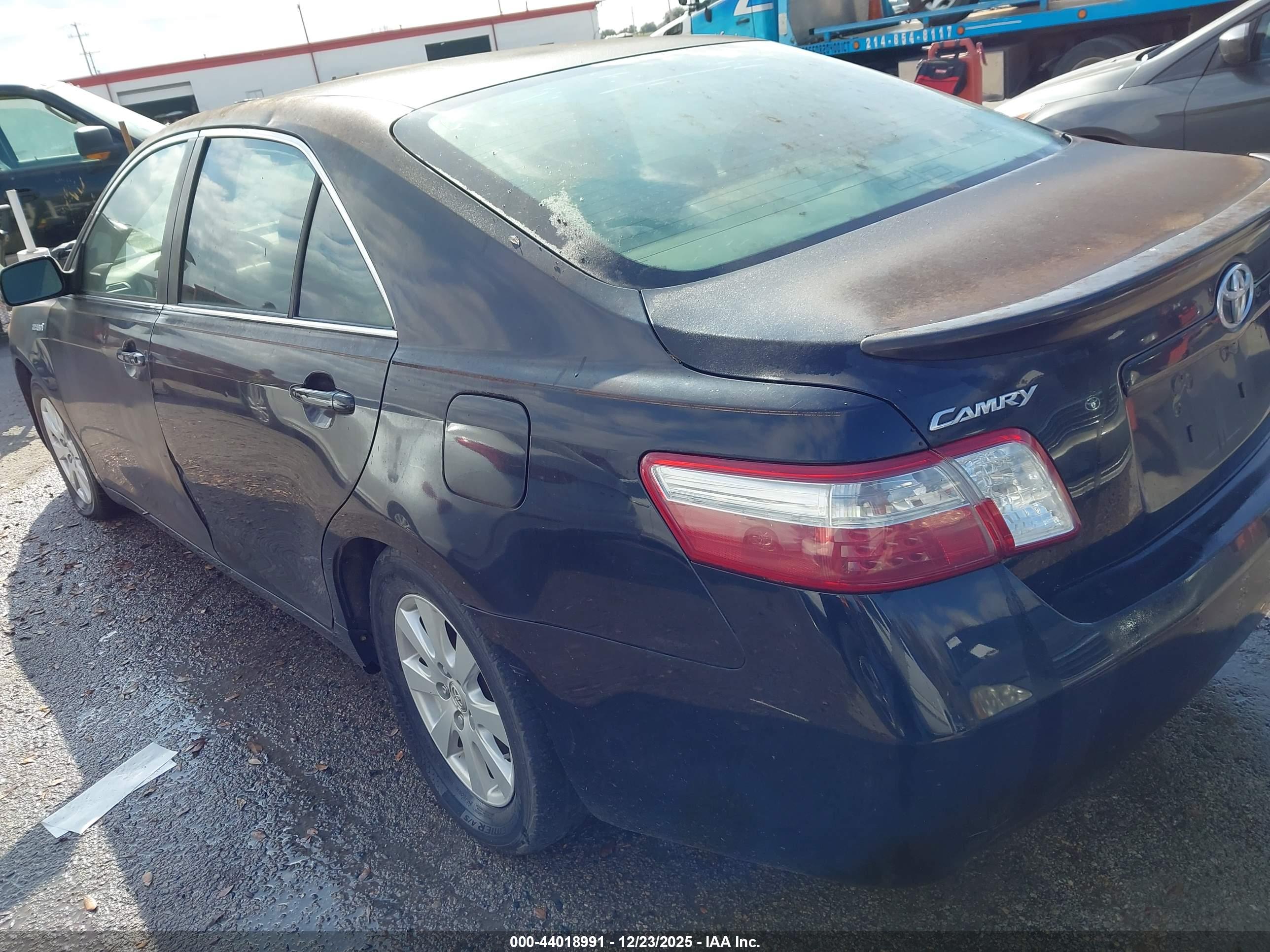 TOYOTA CAMRY image 3