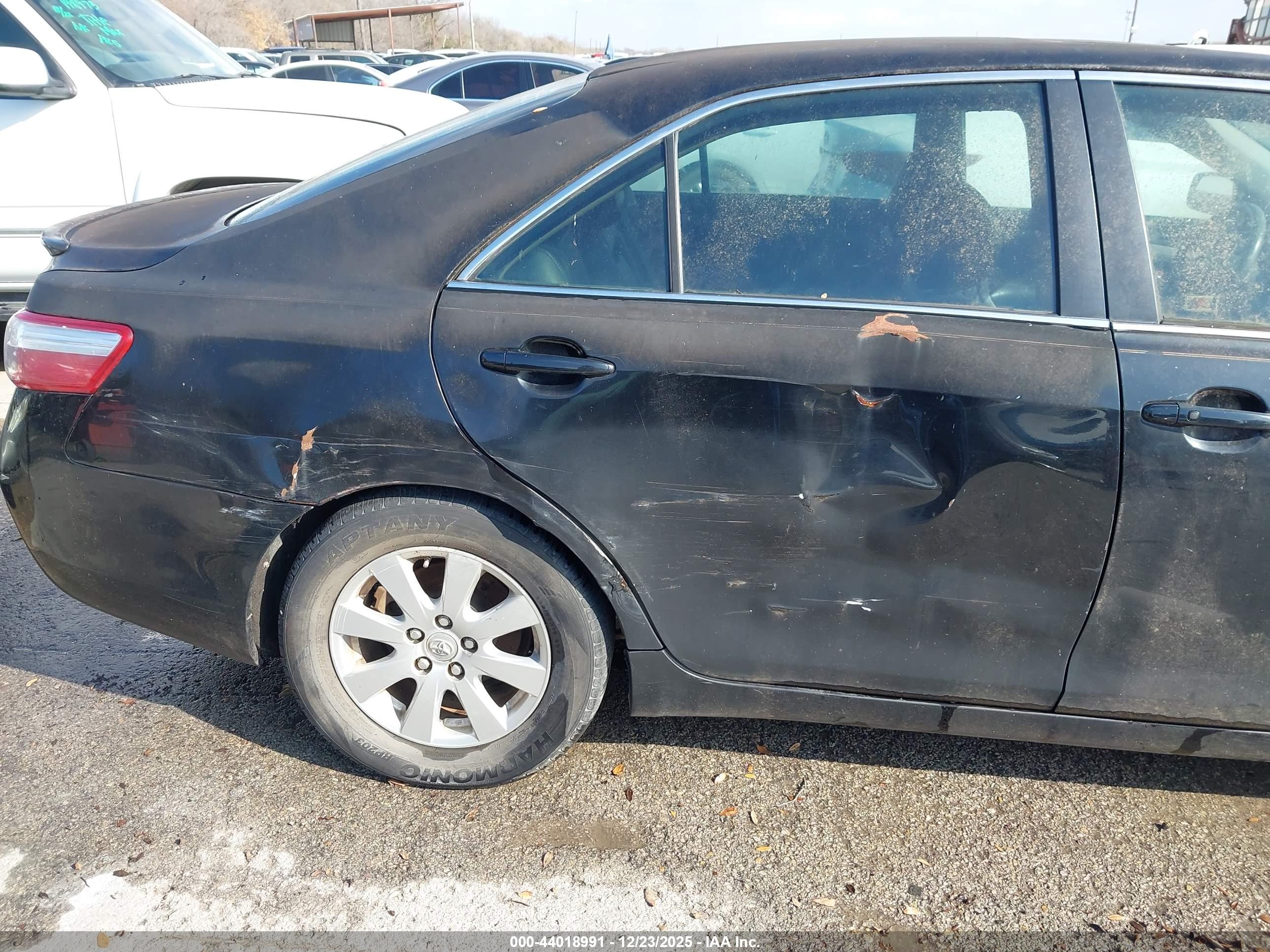 TOYOTA CAMRY image 6