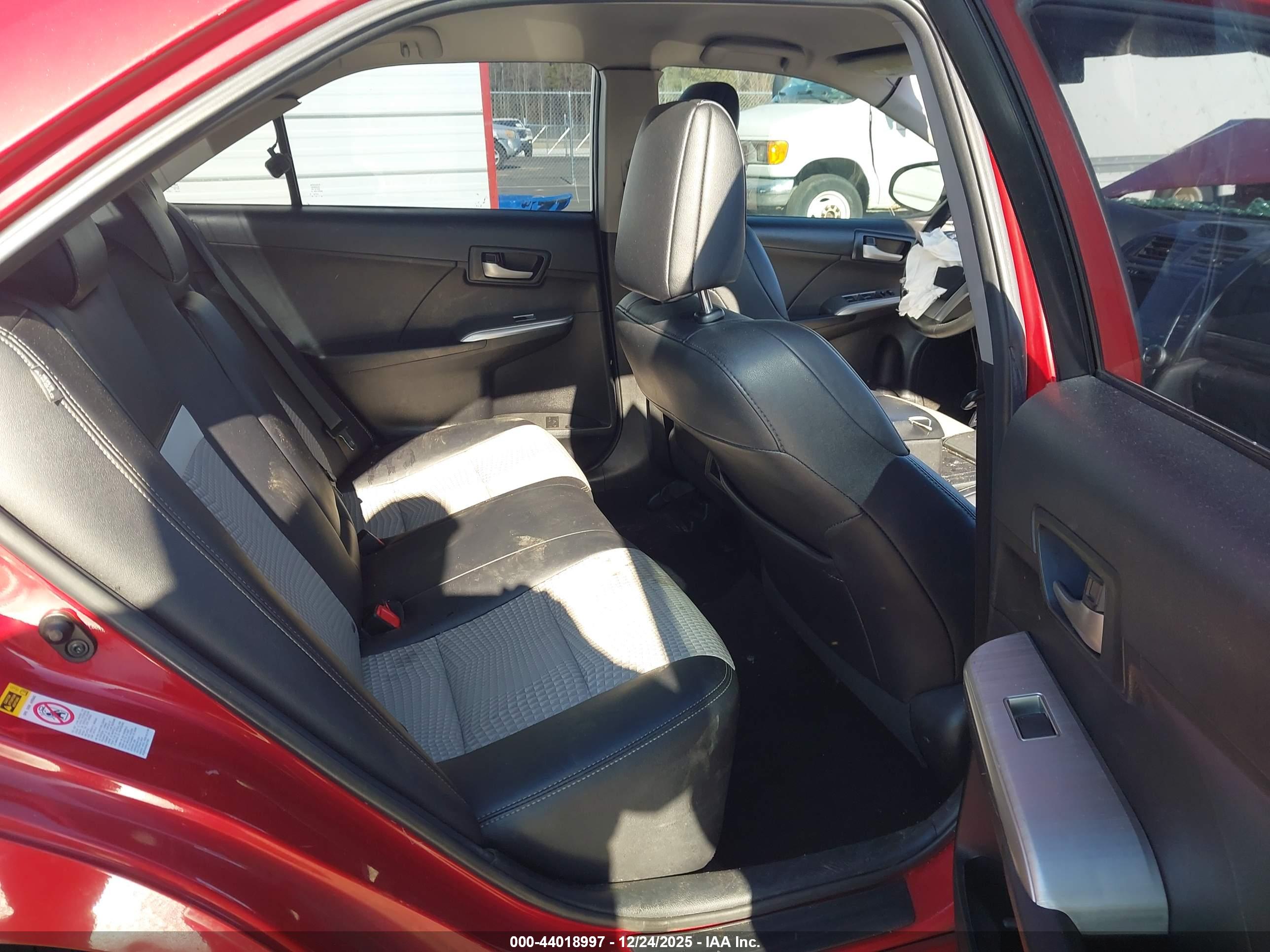 TOYOTA CAMRY image 8