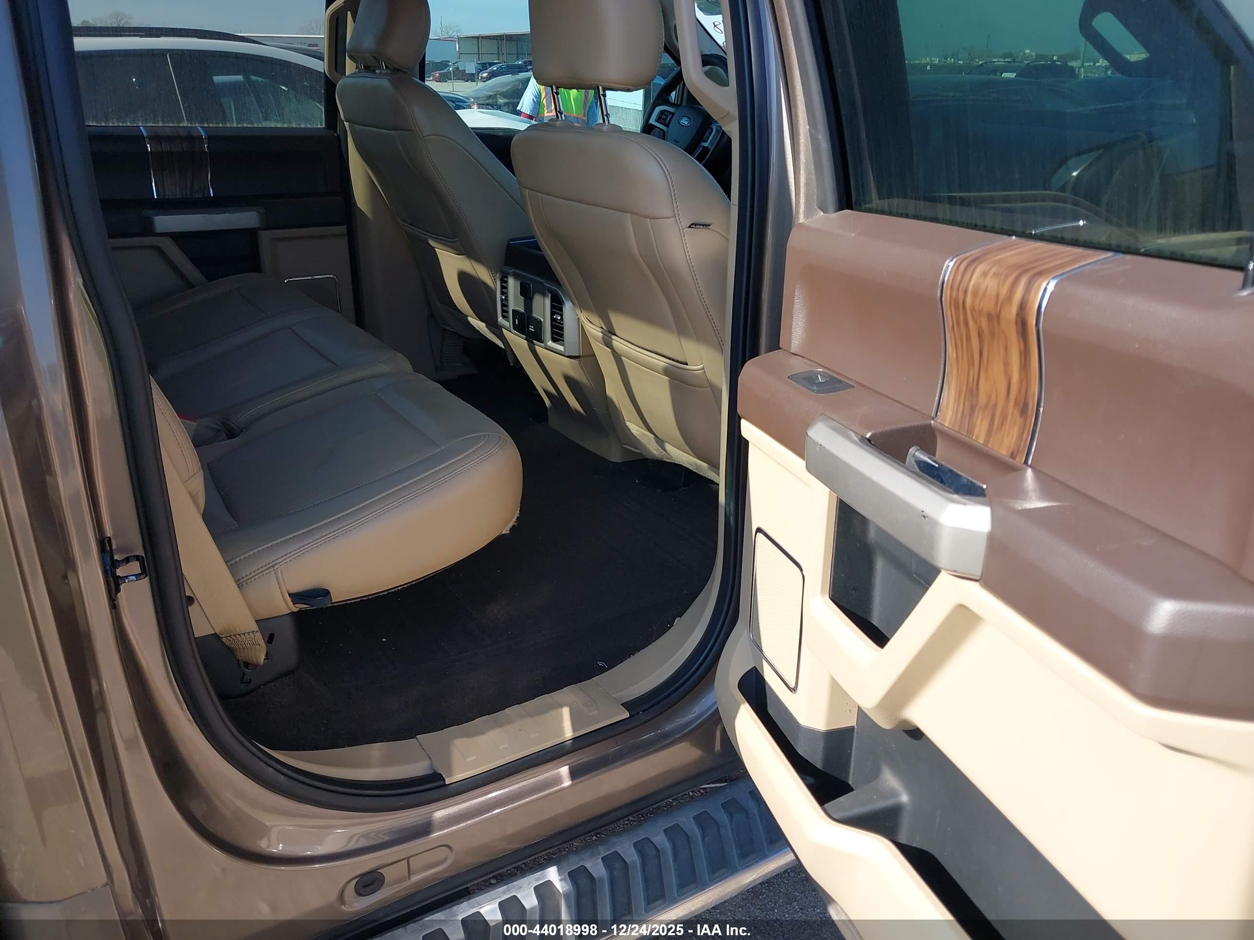 FORD F-150 image 8