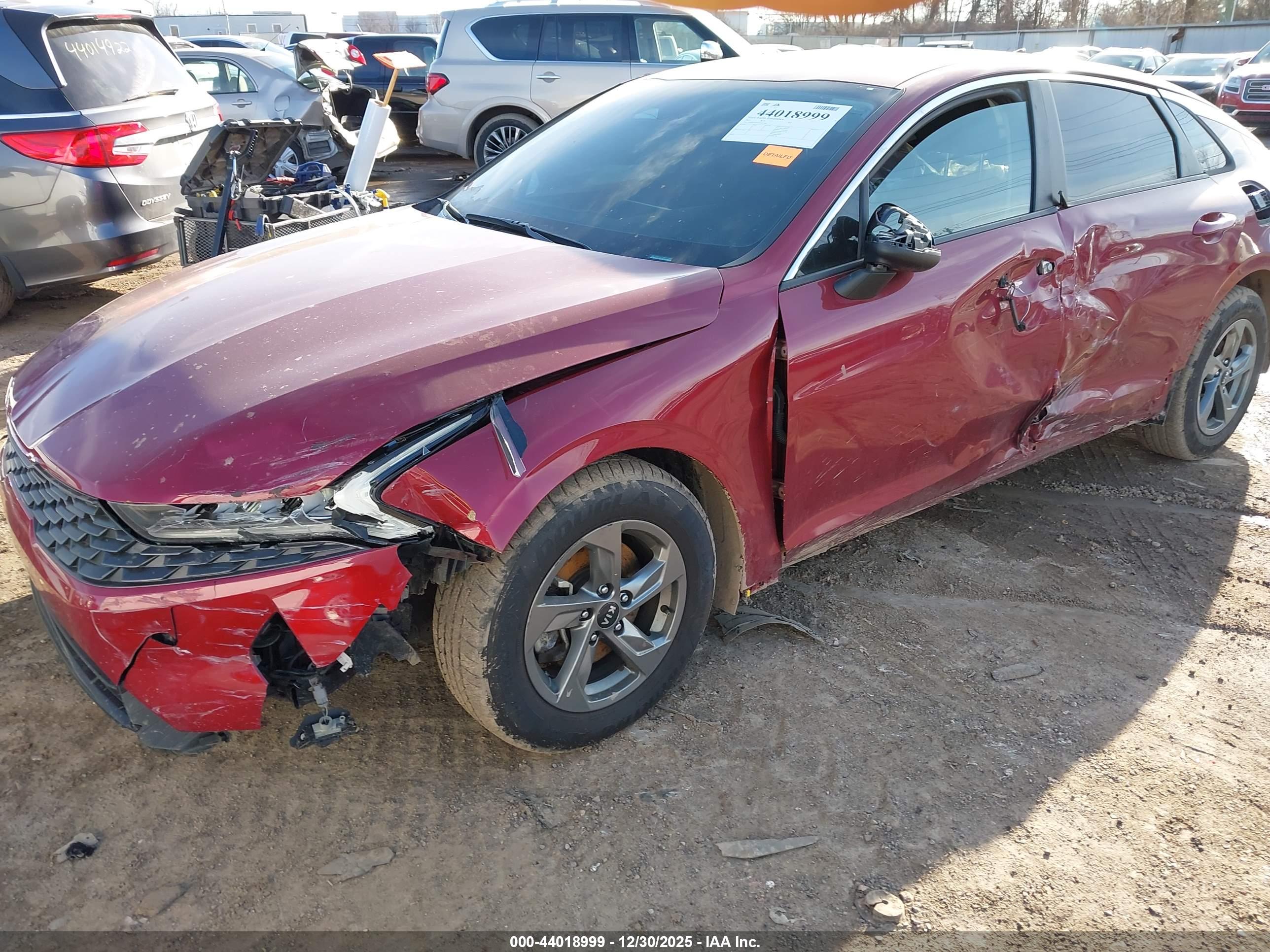 KIA K5 image 6