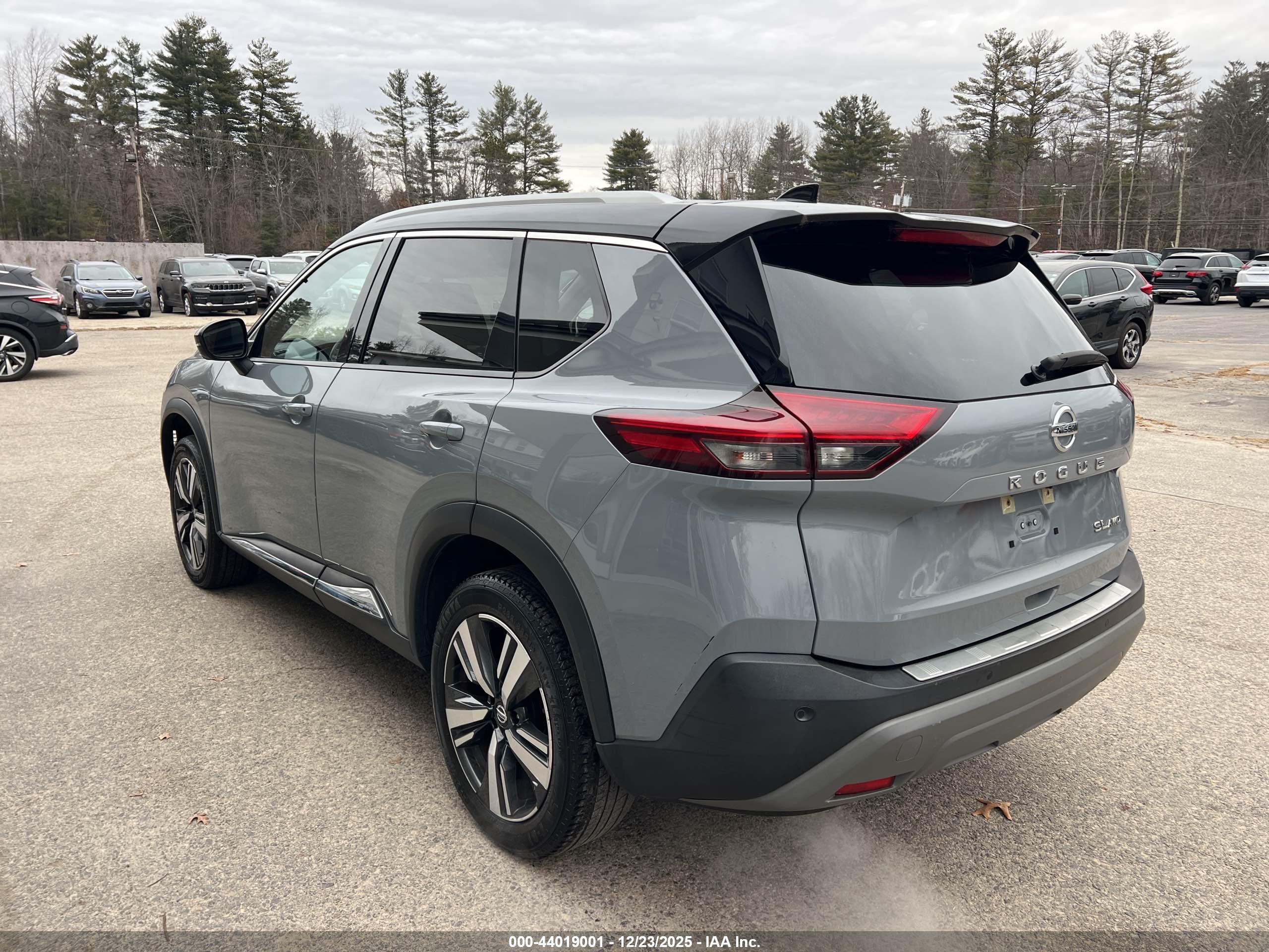 NISSAN ROGUE image 3