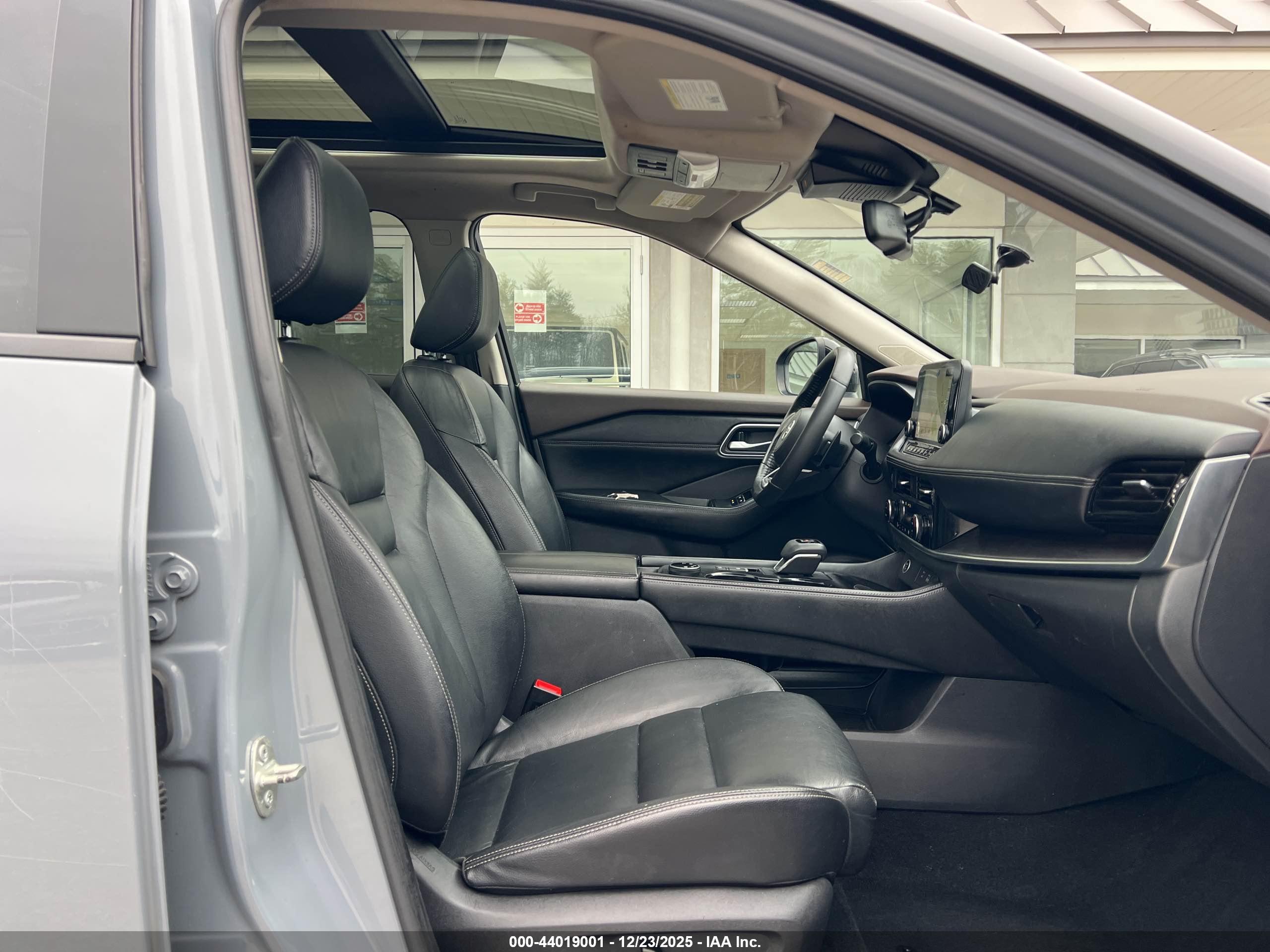 NISSAN ROGUE image 5