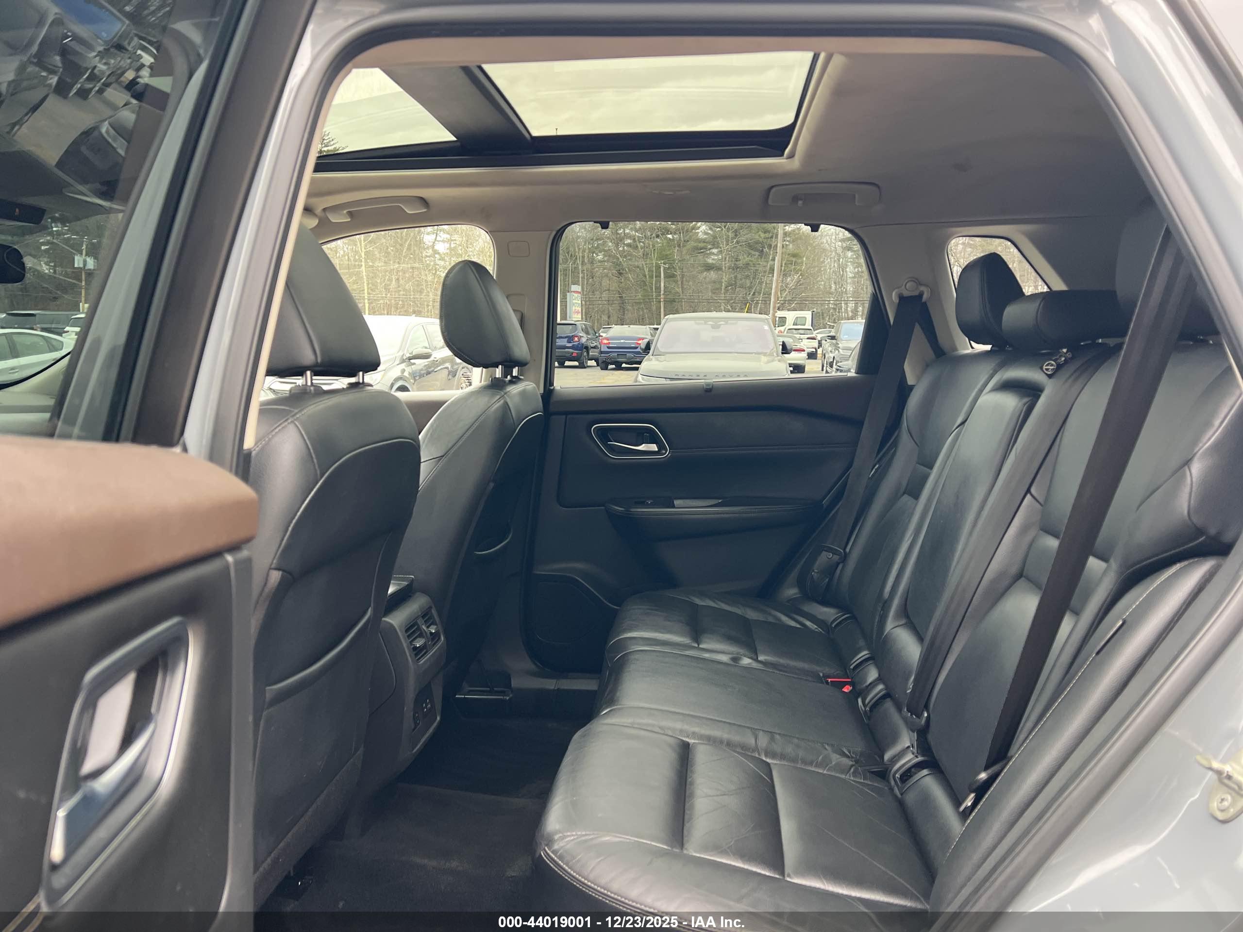 NISSAN ROGUE image 8