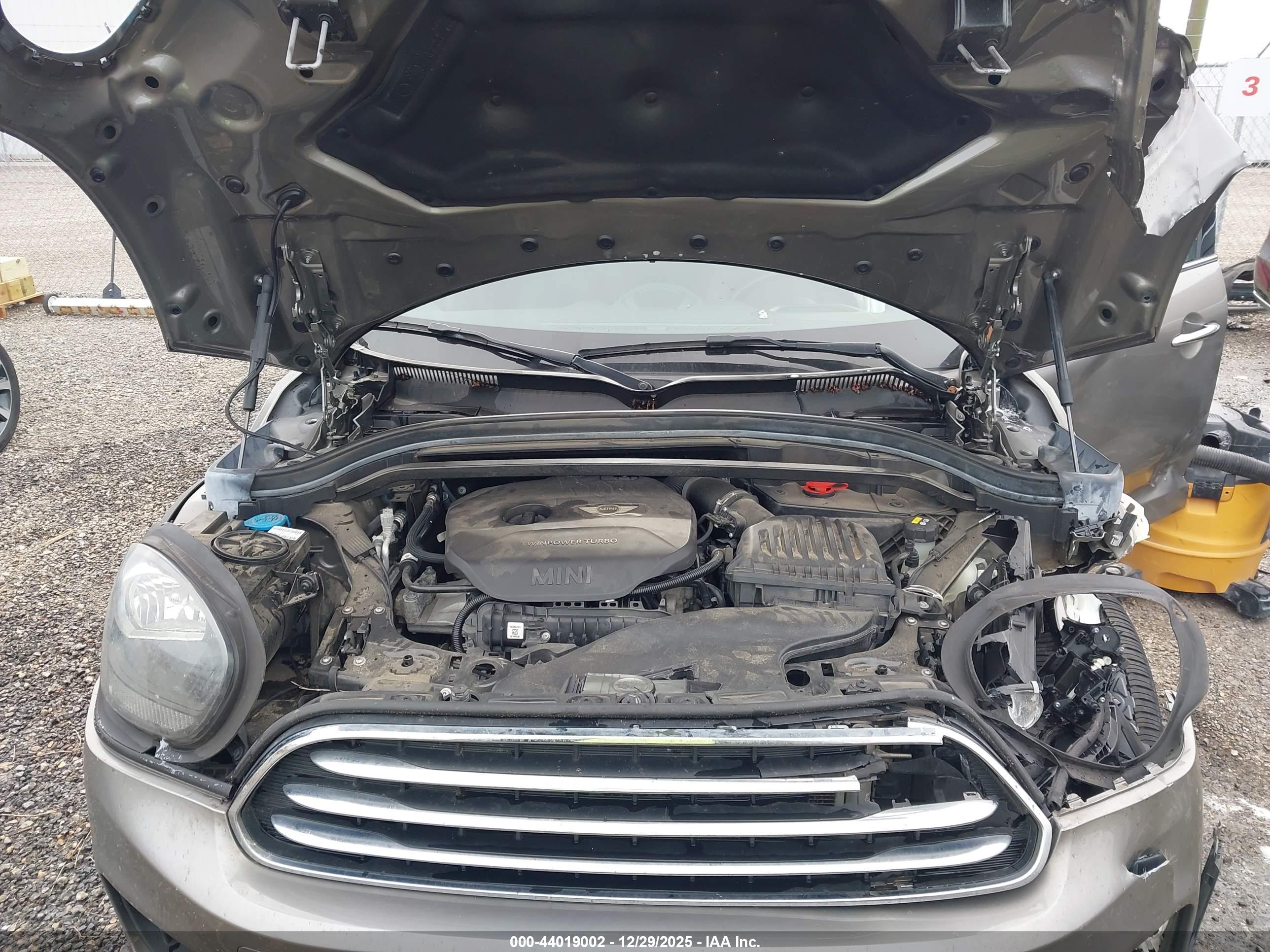 MINI COUNTRYMAN image 10