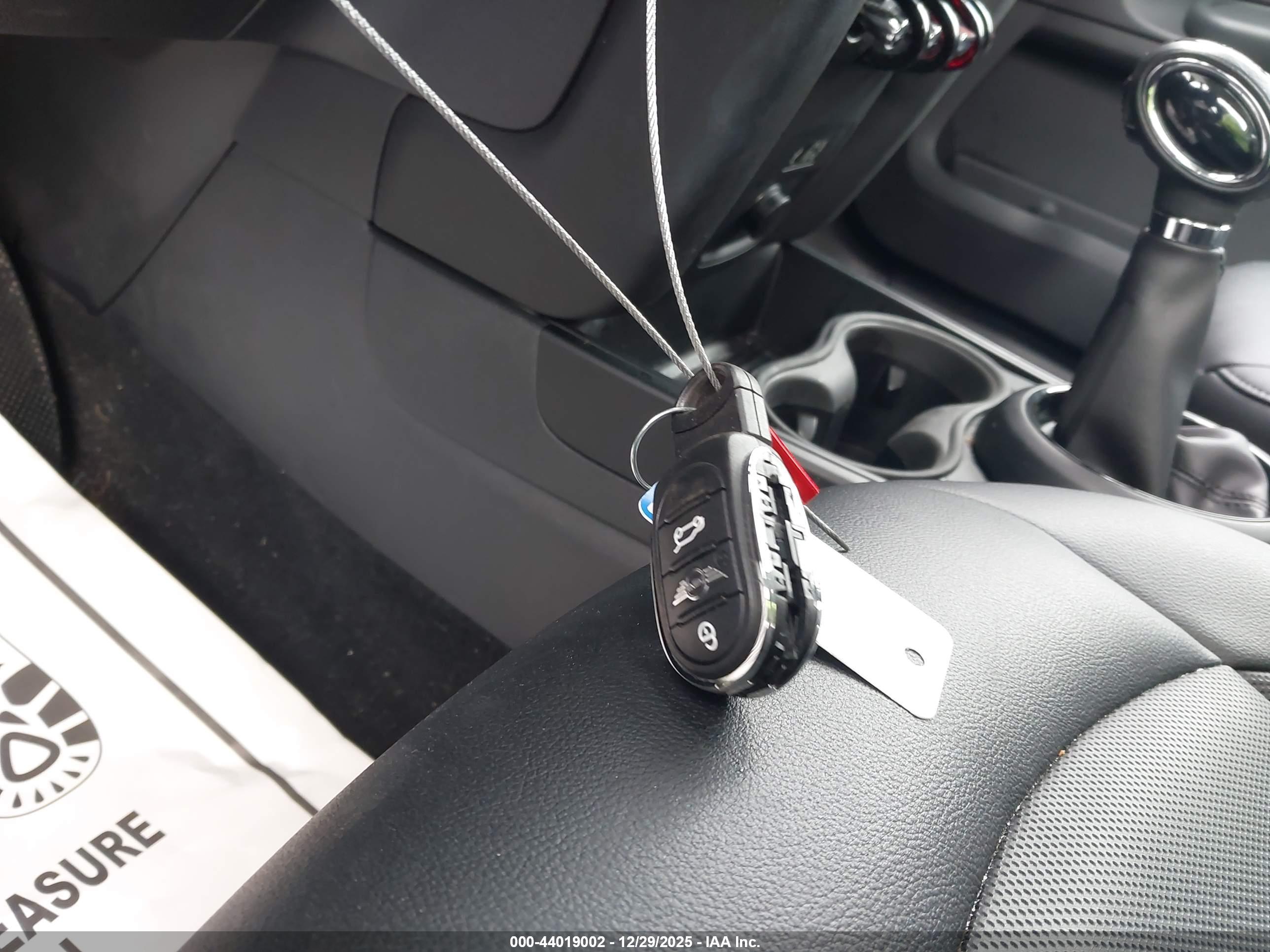 MINI COUNTRYMAN image 11