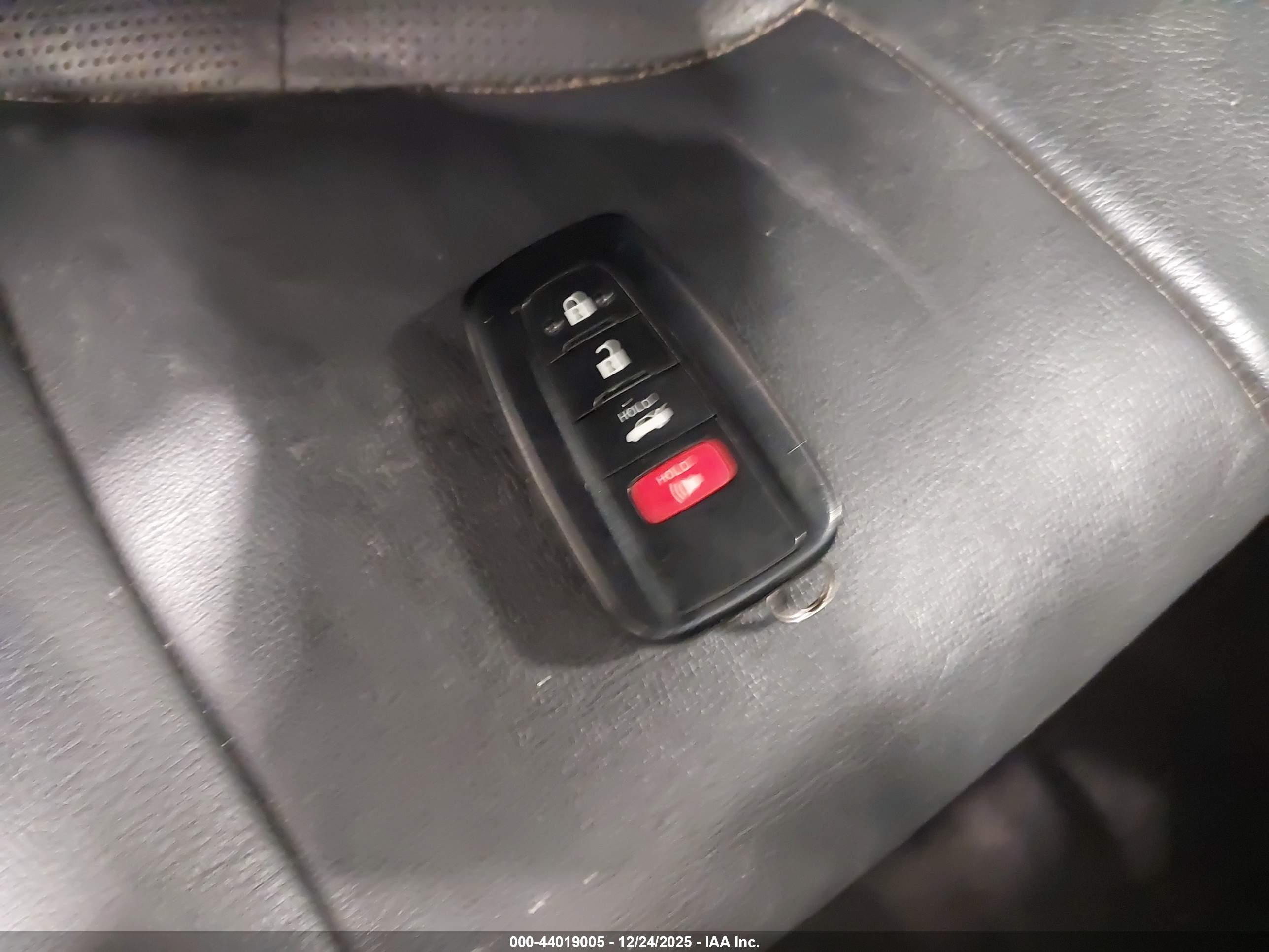 TOYOTA CAMRY image 11
