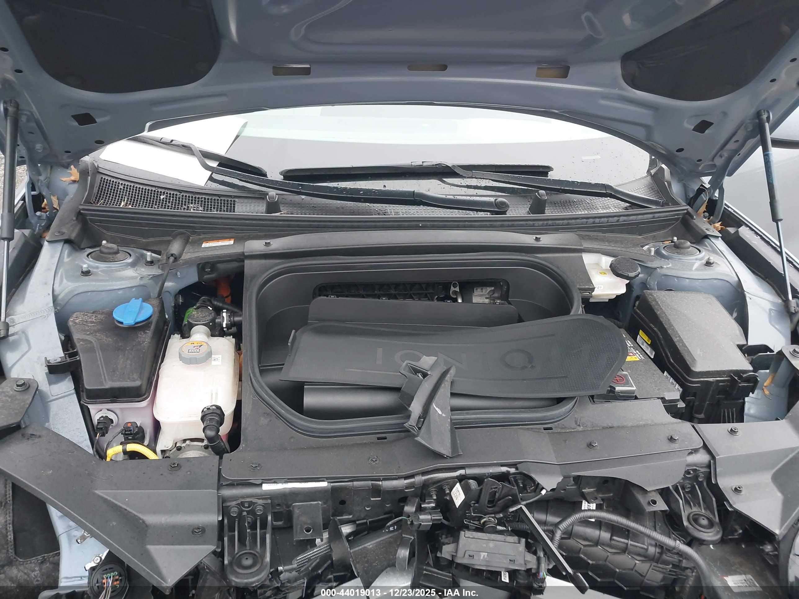 HYUNDAI IONIQ image 10