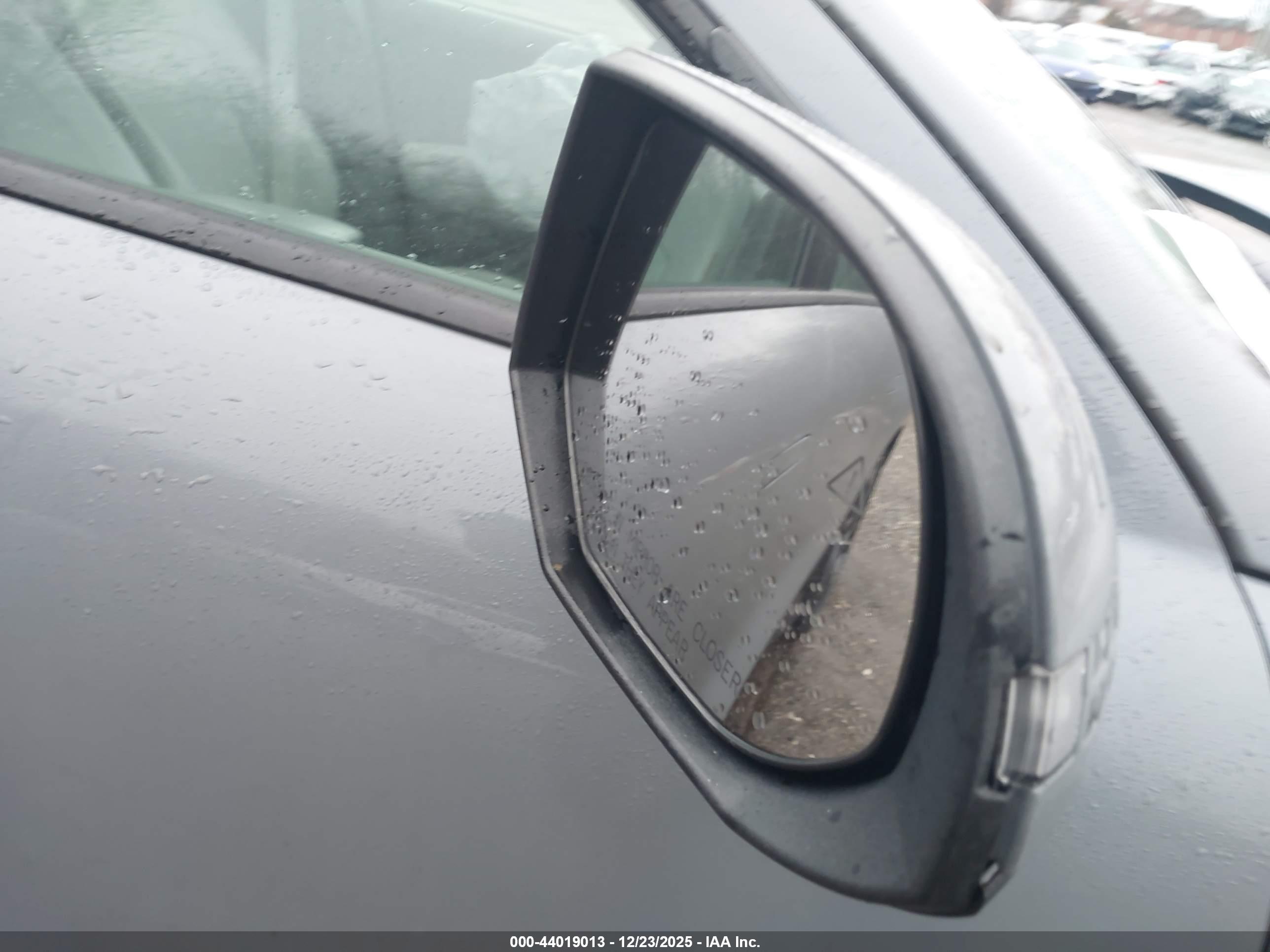 HYUNDAI IONIQ image 8
