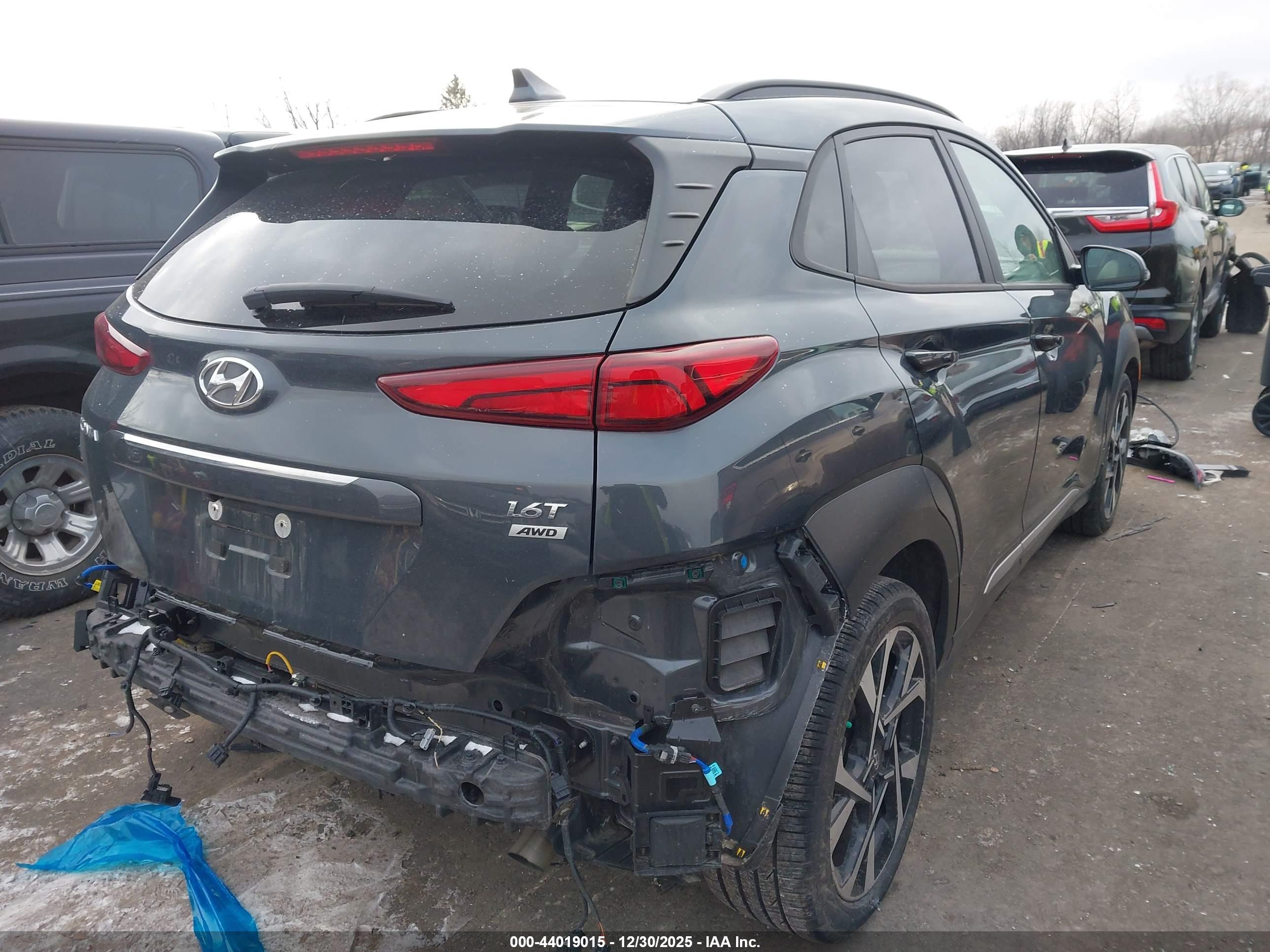 HYUNDAI KONA image 4