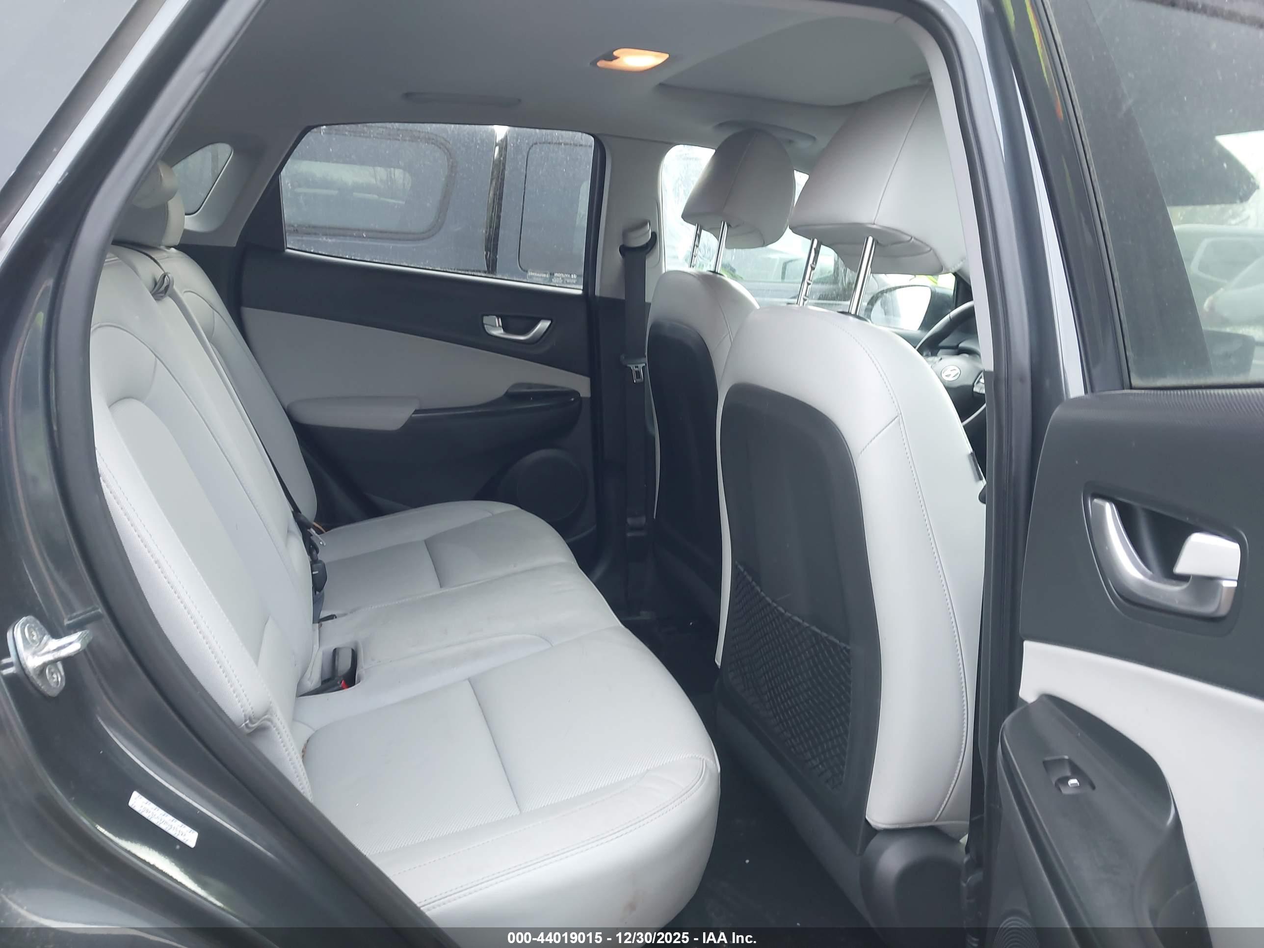 HYUNDAI KONA image 8