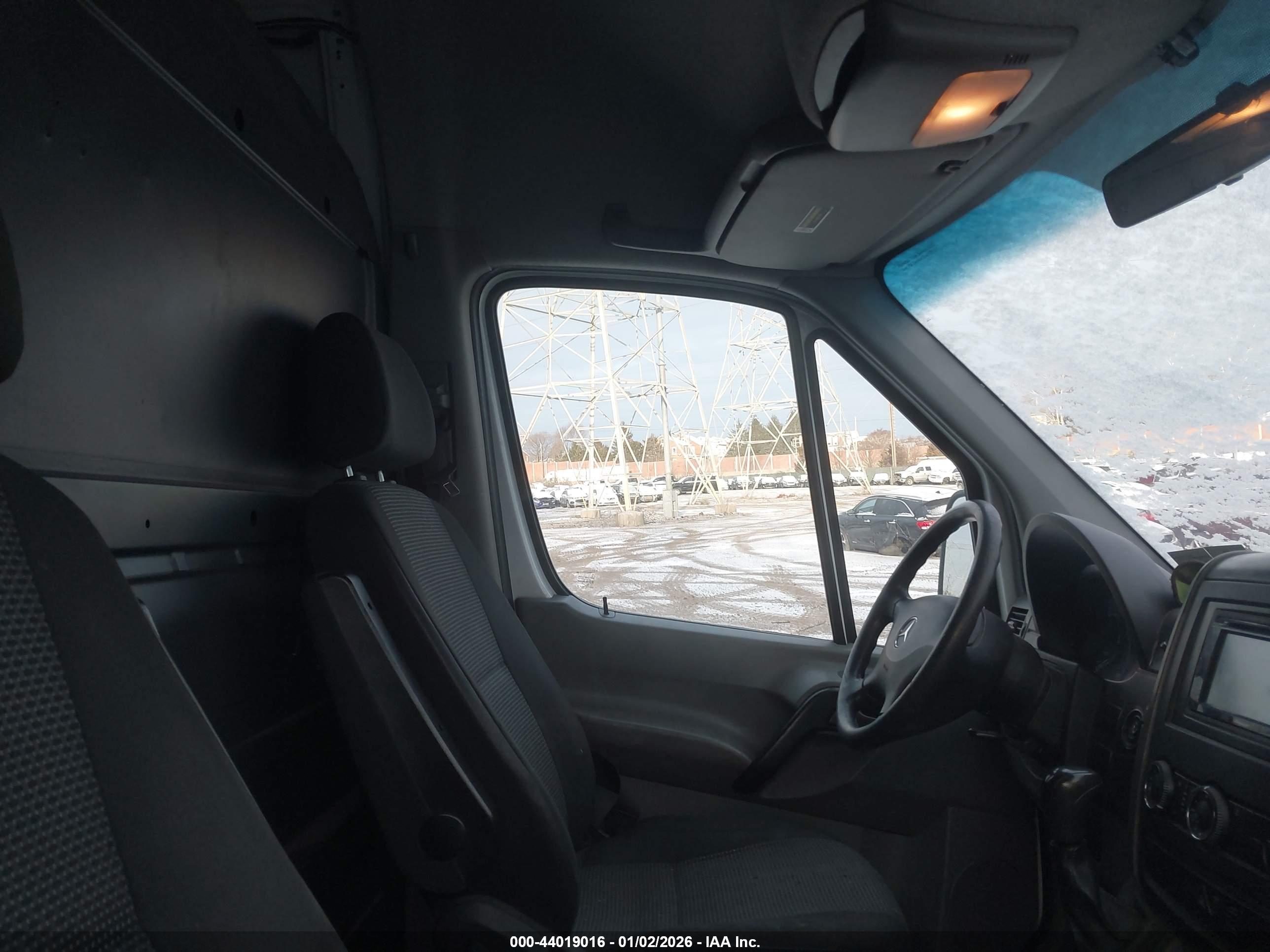 MERCEDES-BENZ SPRINTER image 5