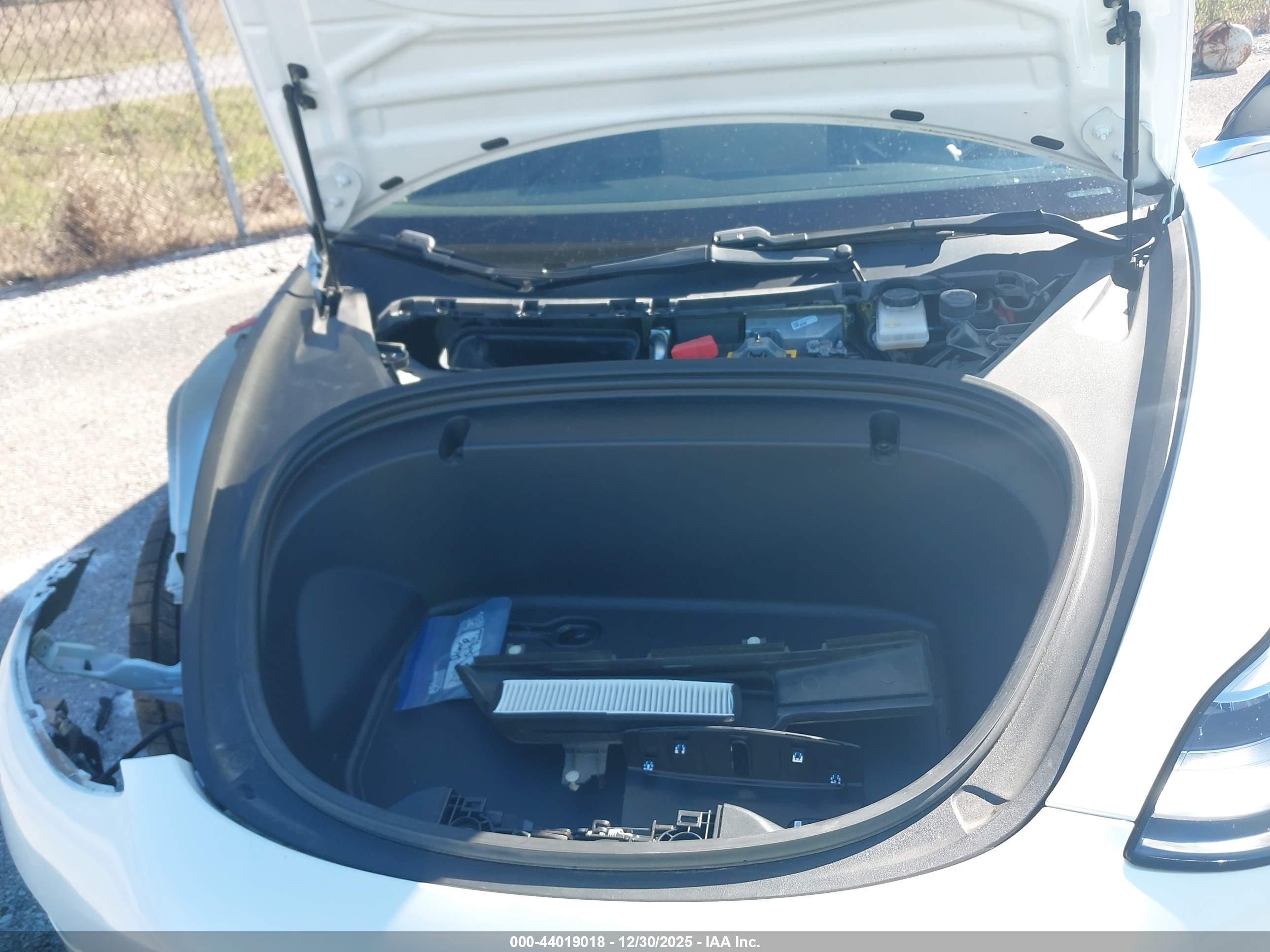 TESLA MODEL image 10