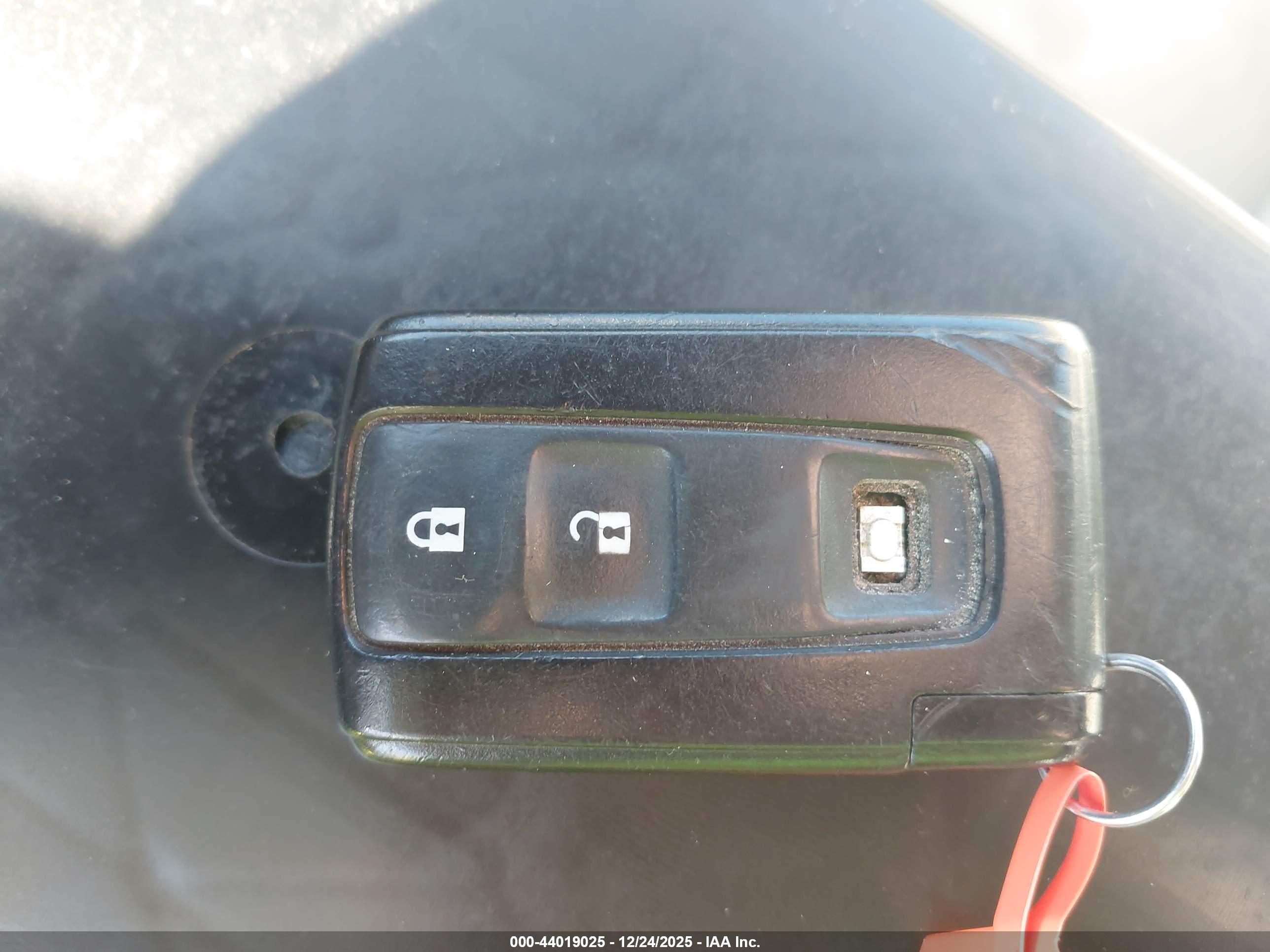 TOYOTA PRIUS image 11