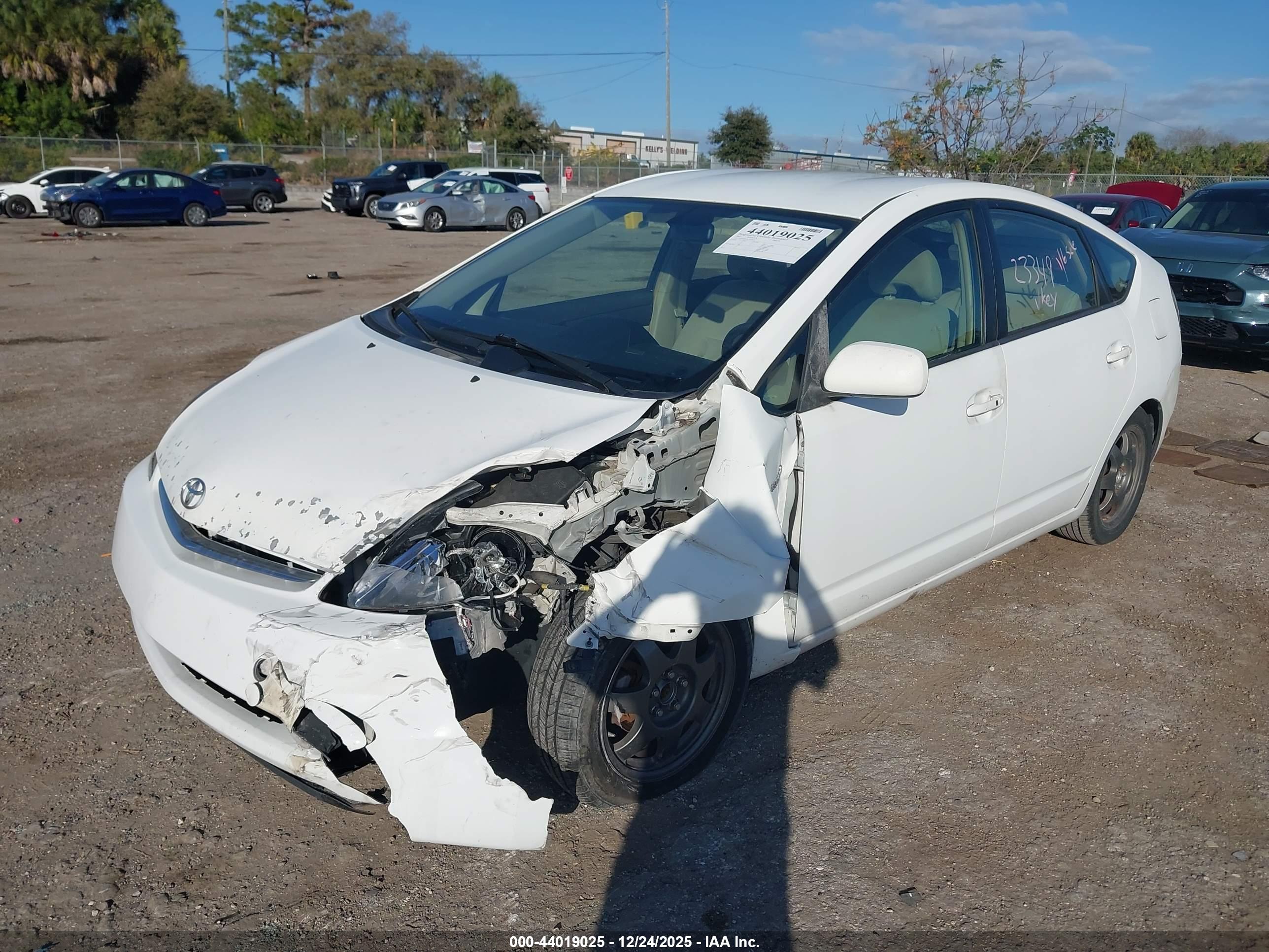 TOYOTA PRIUS image 2