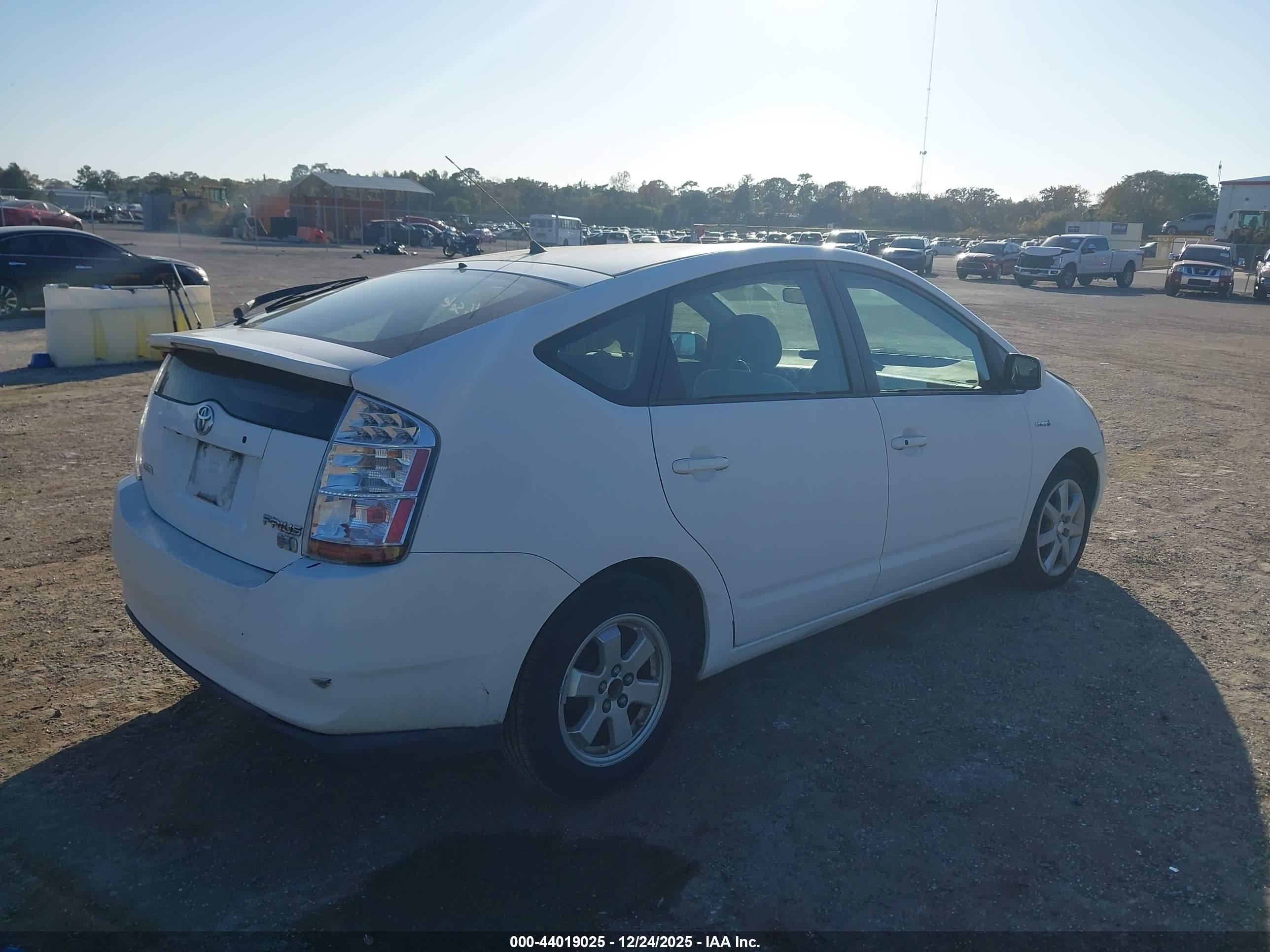TOYOTA PRIUS image 4