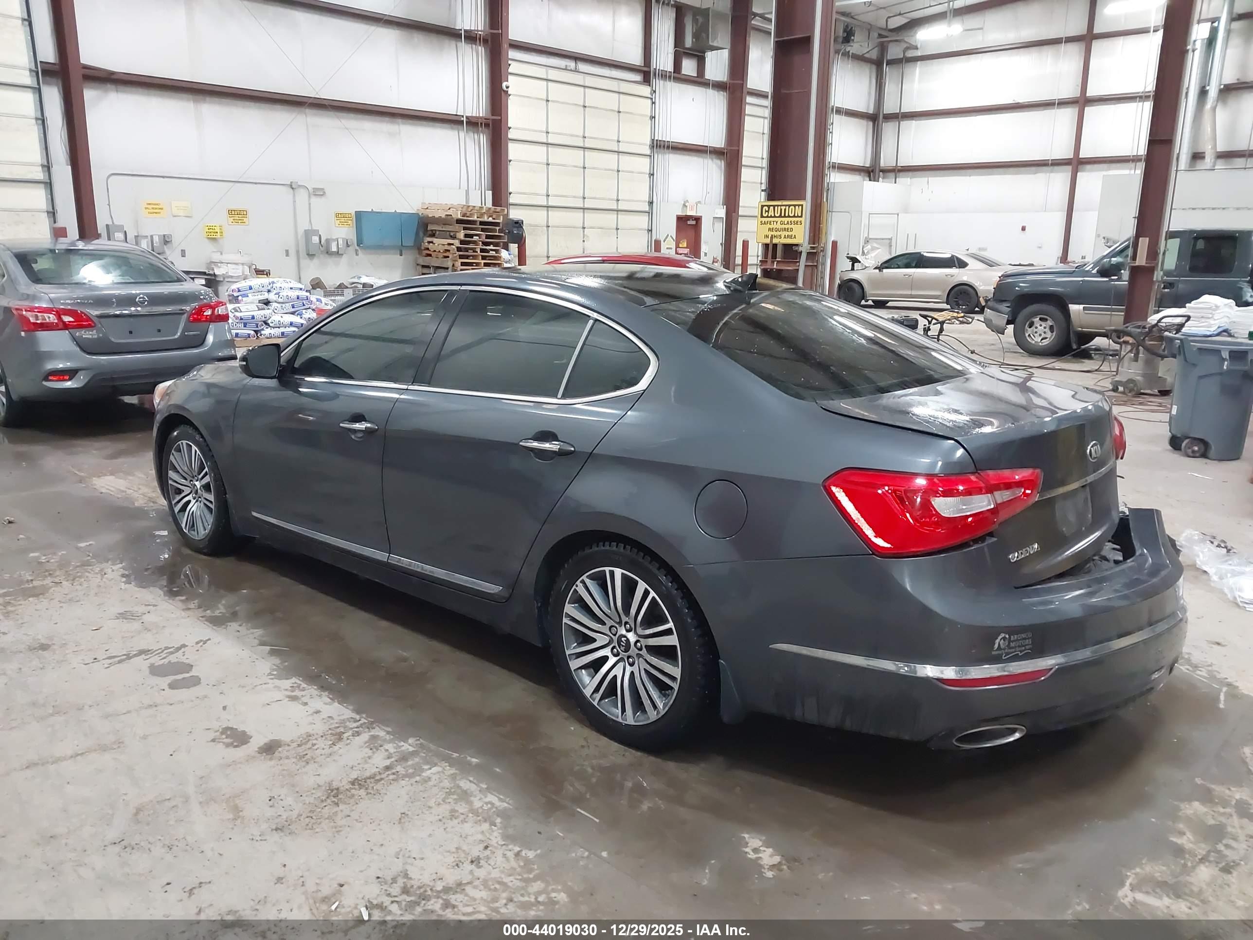 KIA CADENZA image 3