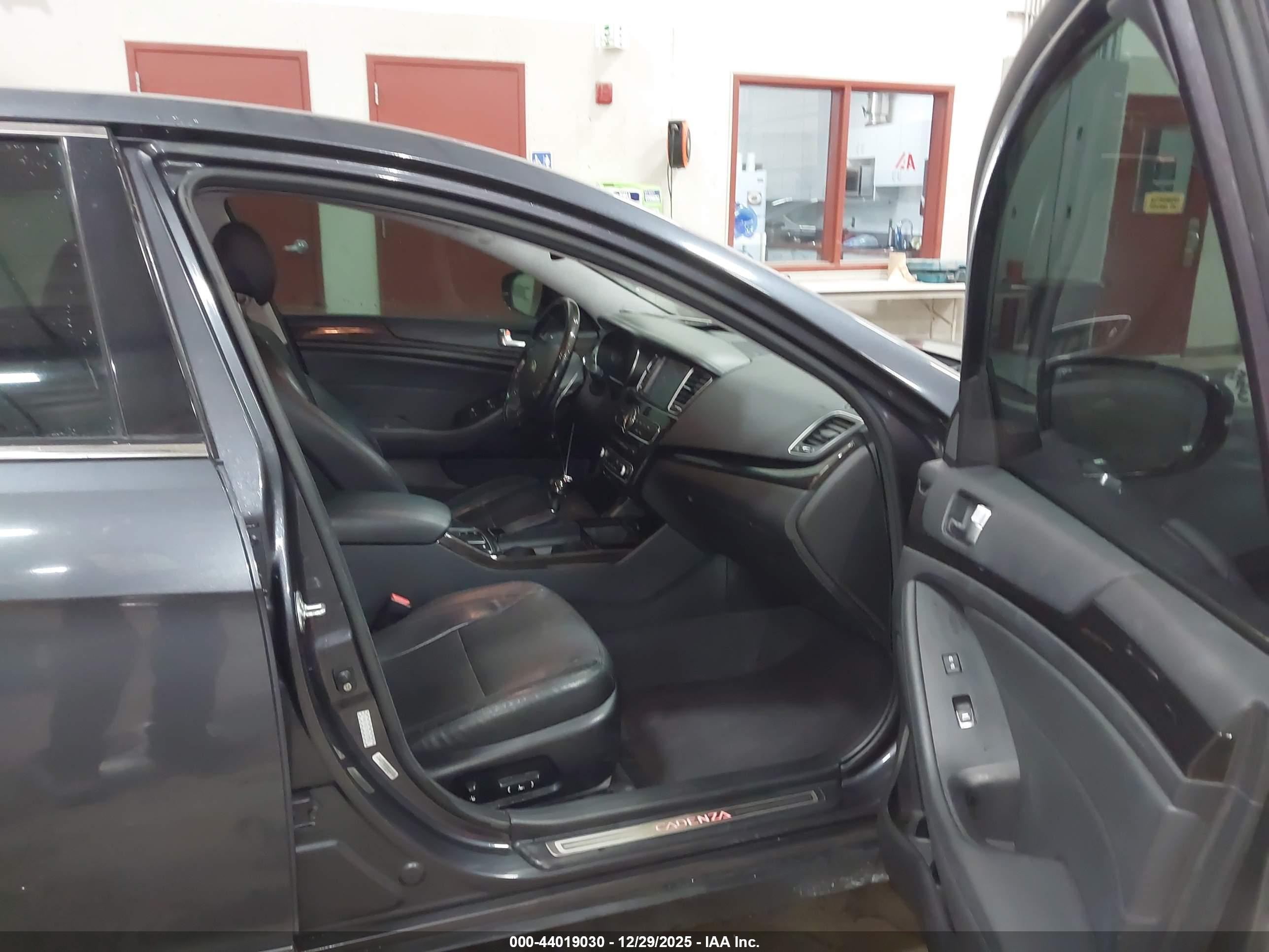 KIA CADENZA image 5