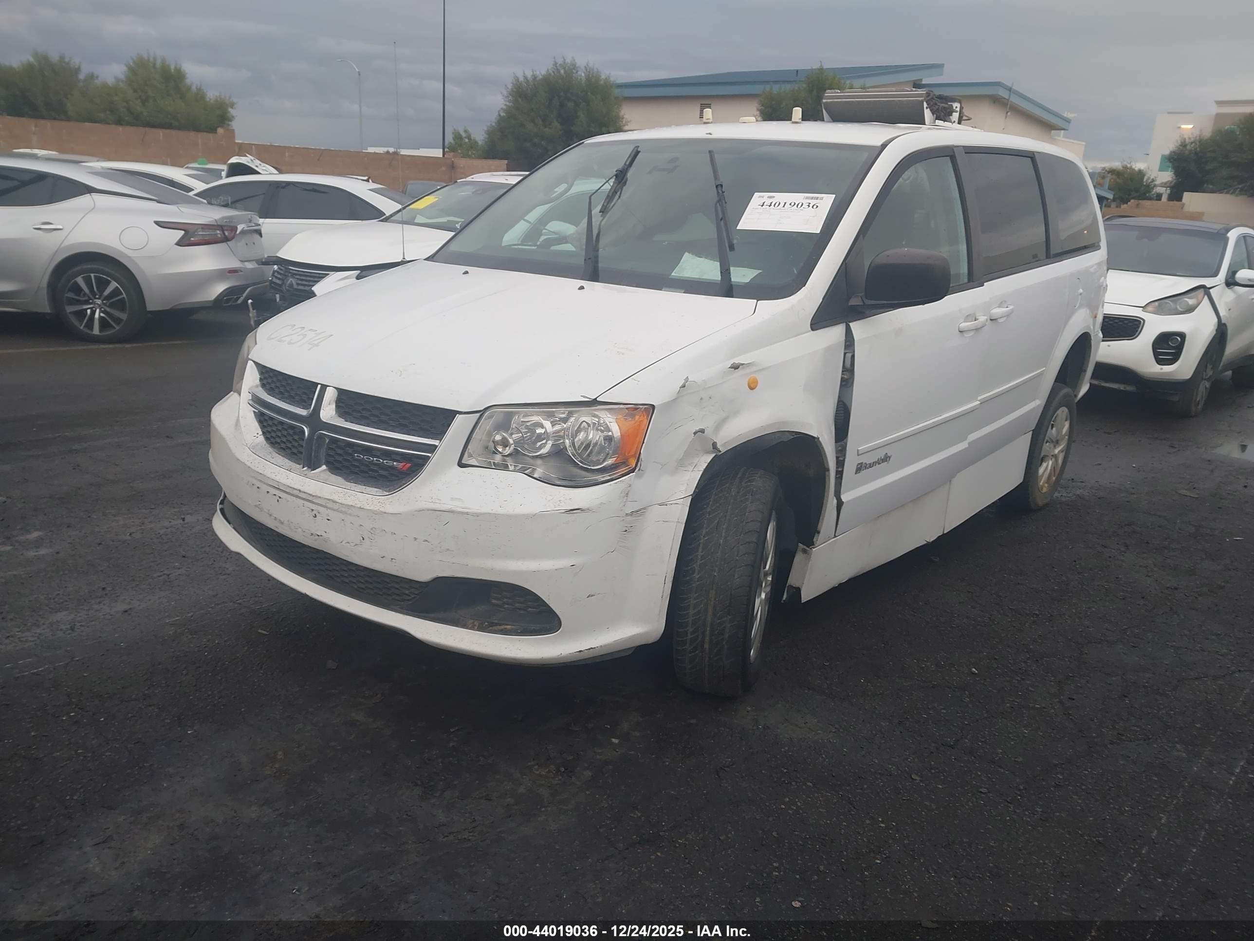 DODGE GRAND image 2