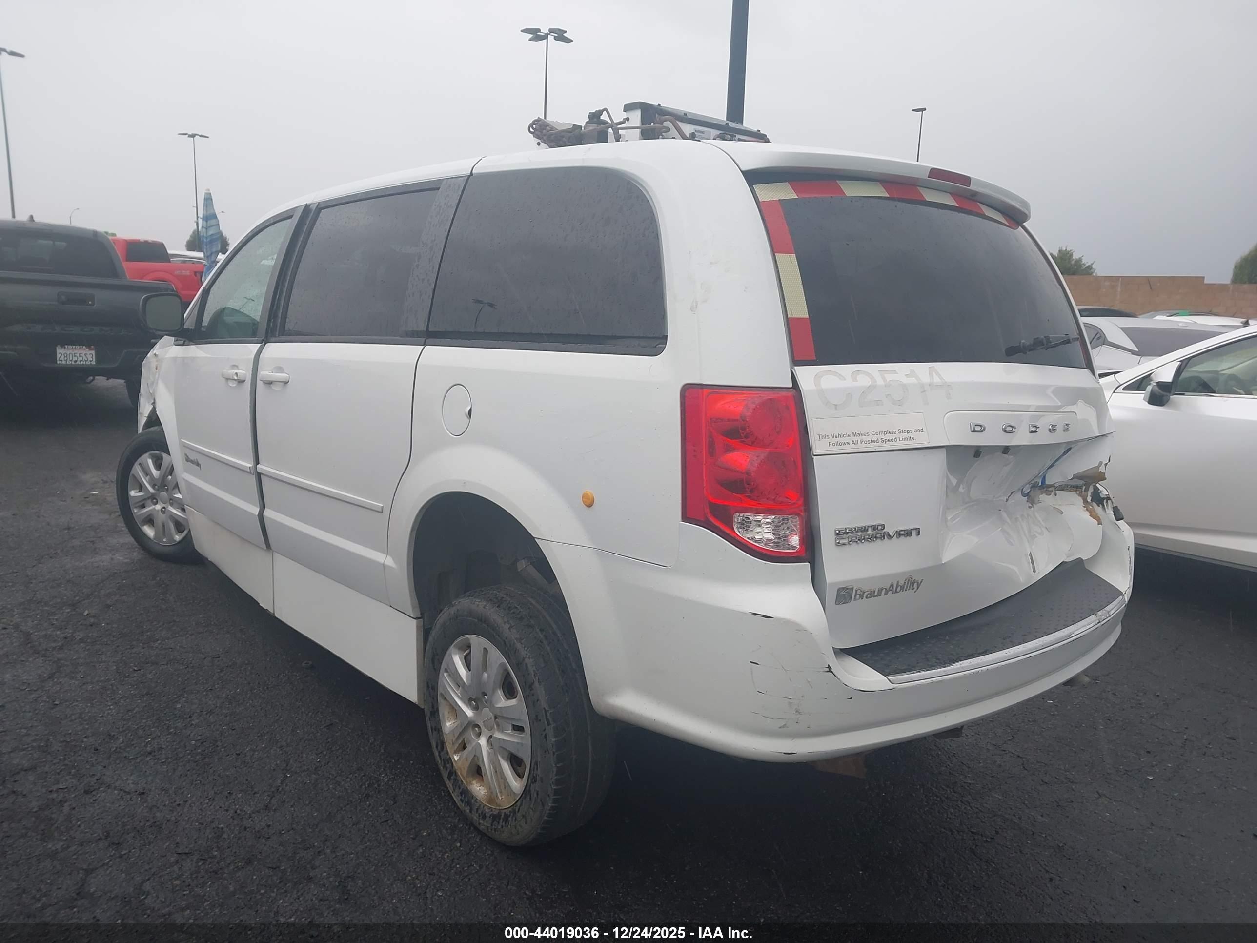 DODGE GRAND image 3