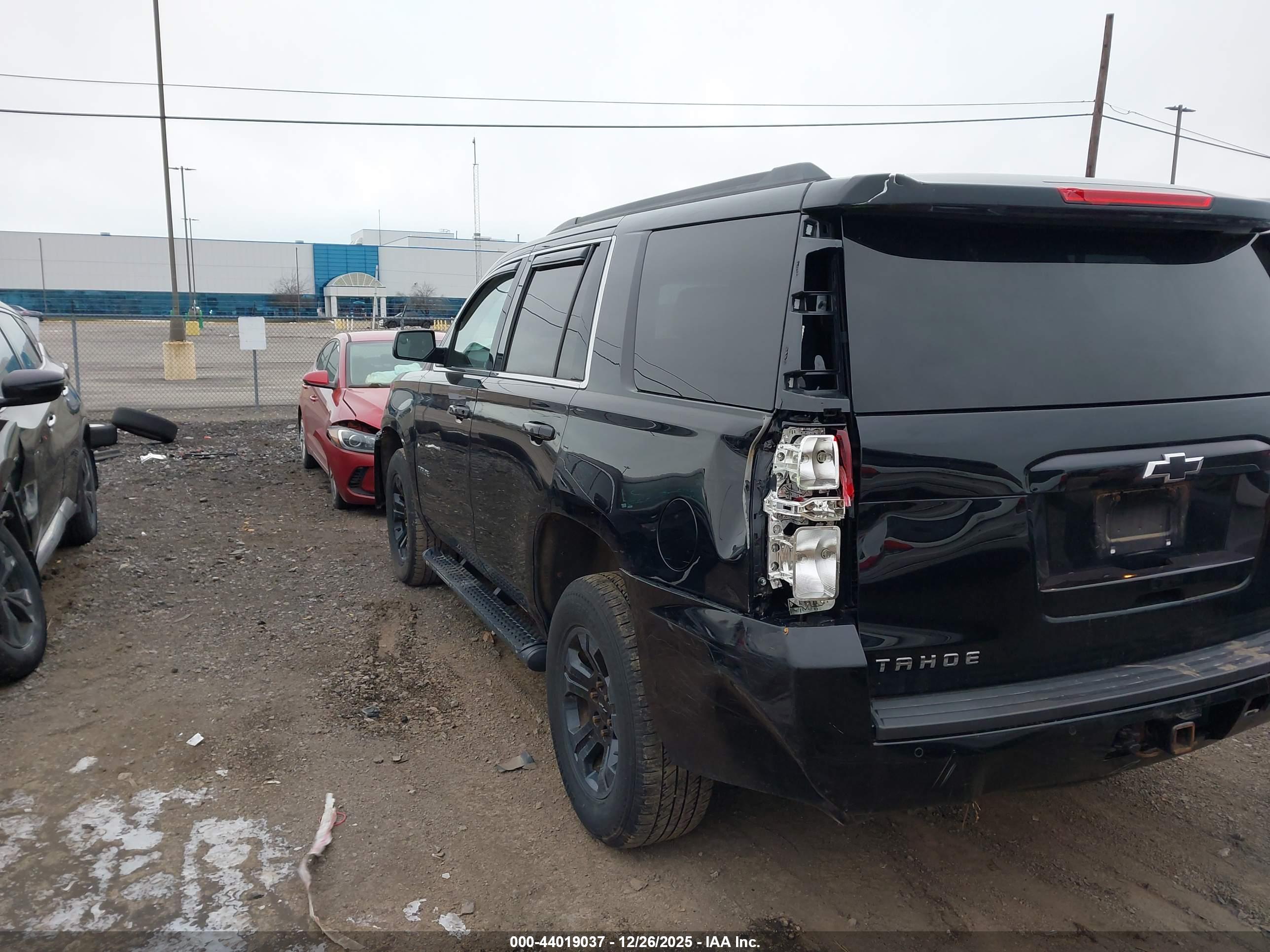 CHEVROLET TAHOE image 6