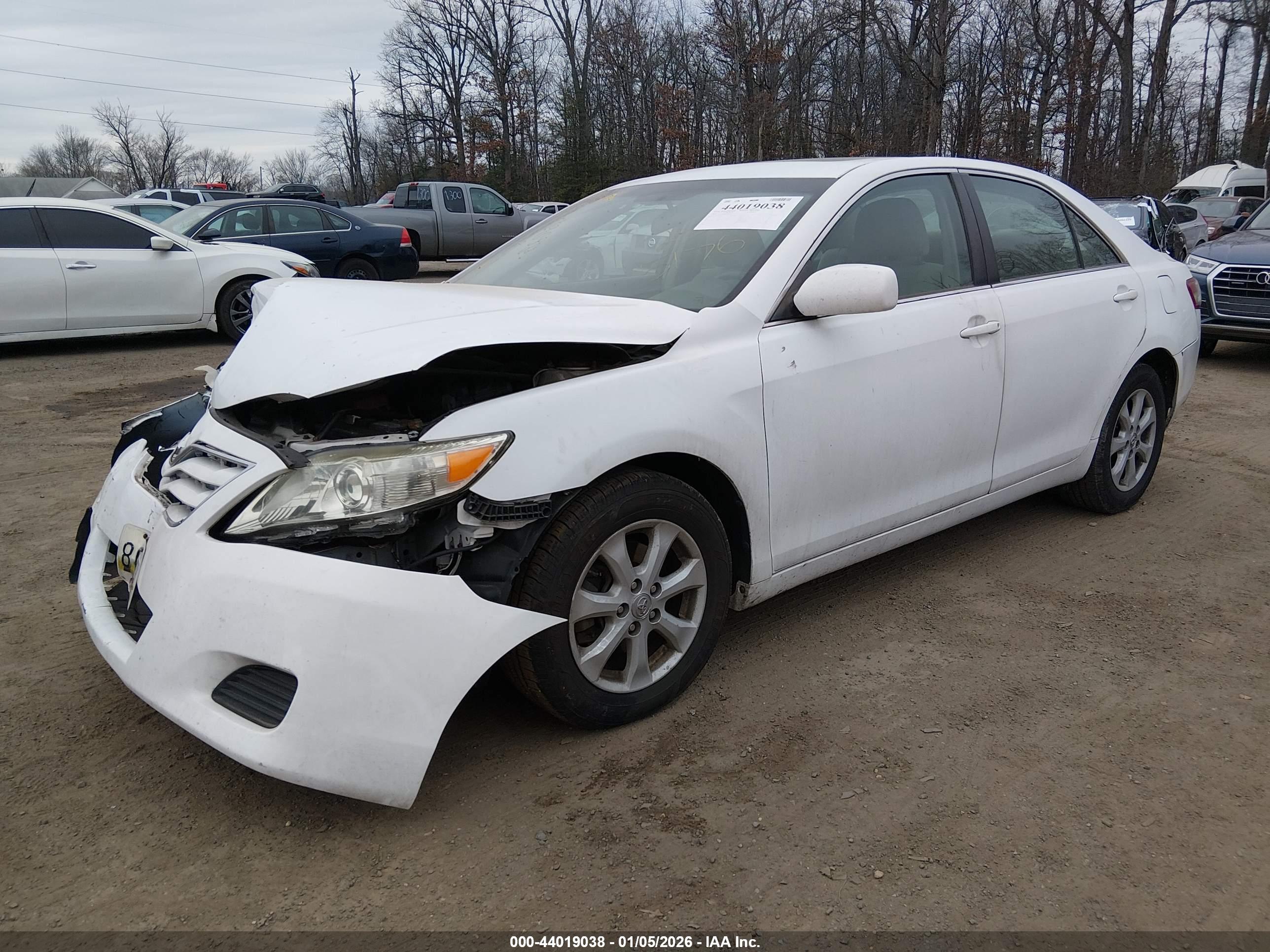 TOYOTA CAMRY image 2