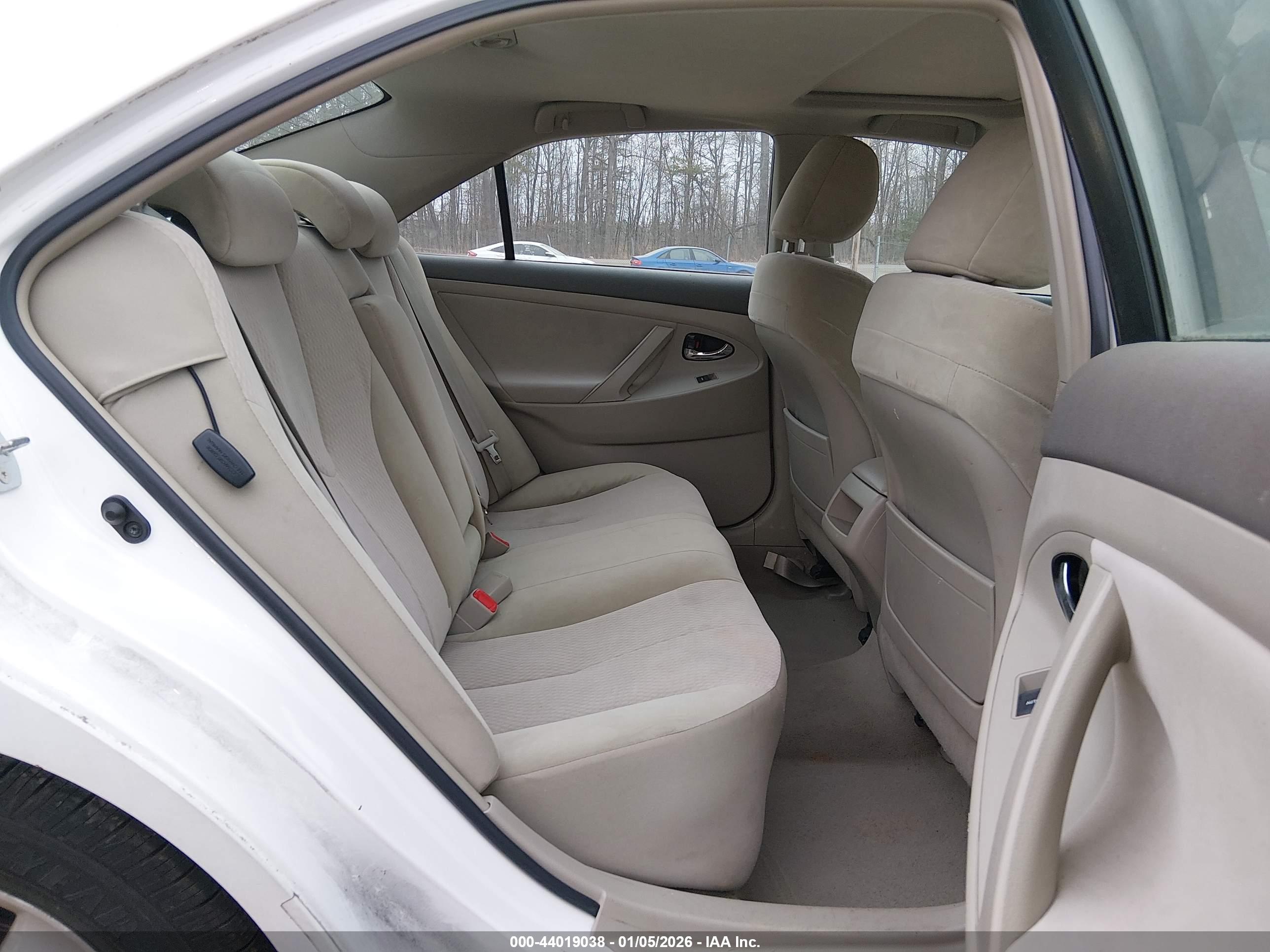 TOYOTA CAMRY image 8