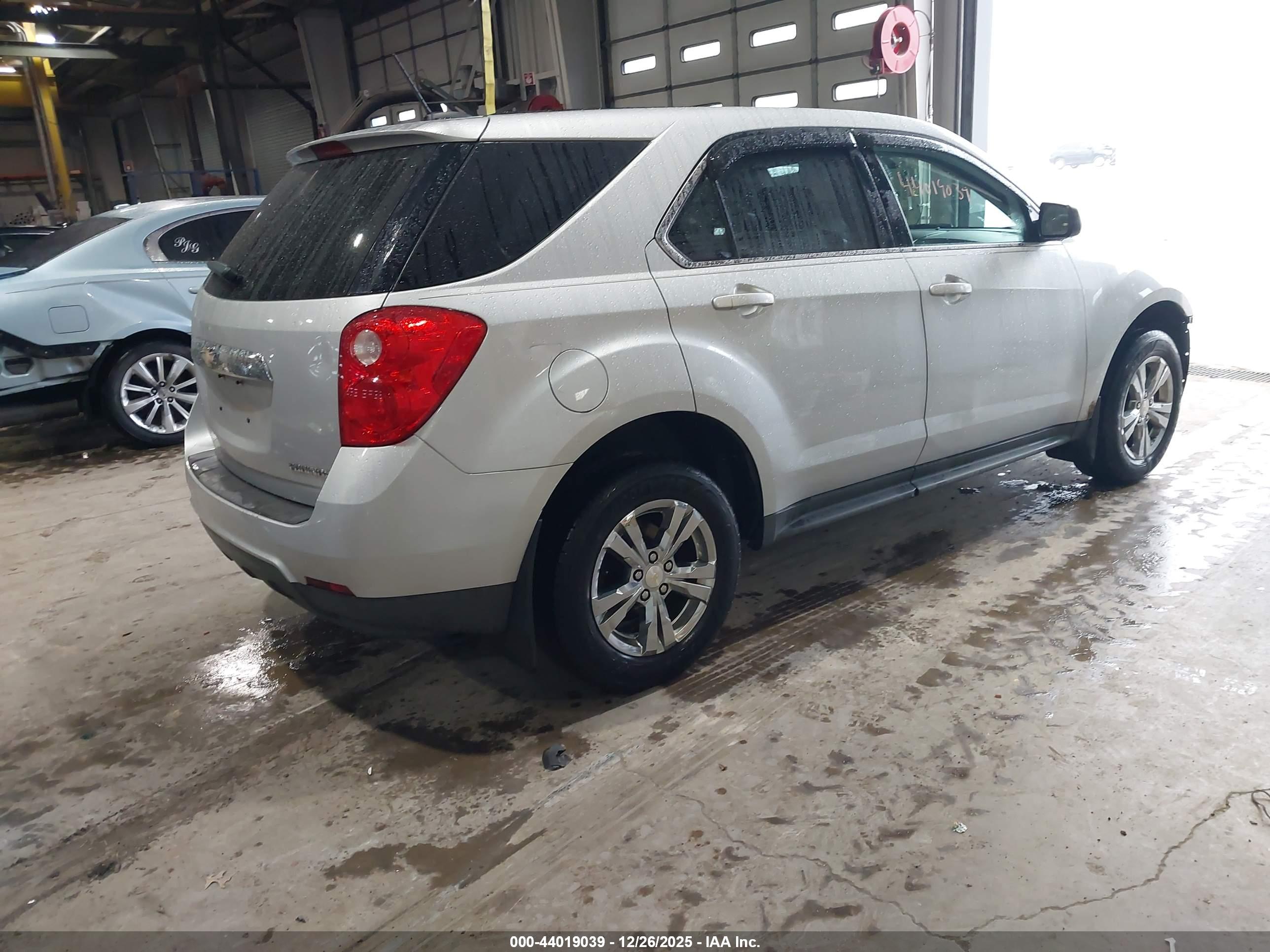 CHEVROLET EQUINOX image 4