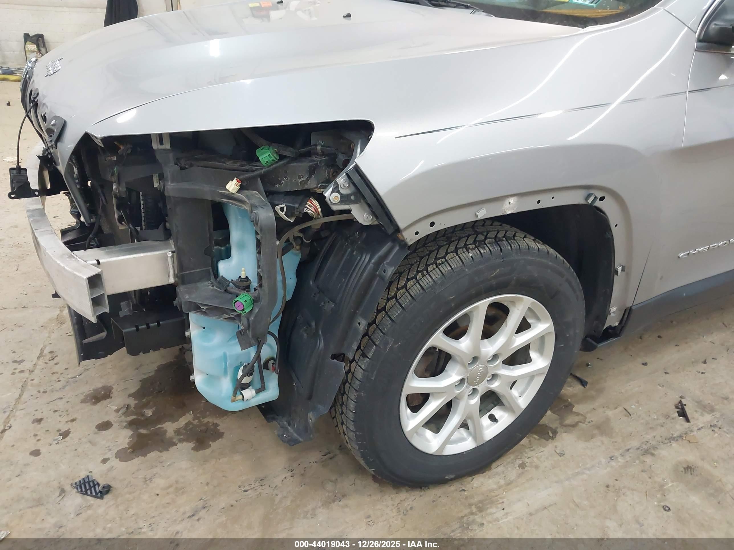 JEEP CHEROKEE image 6