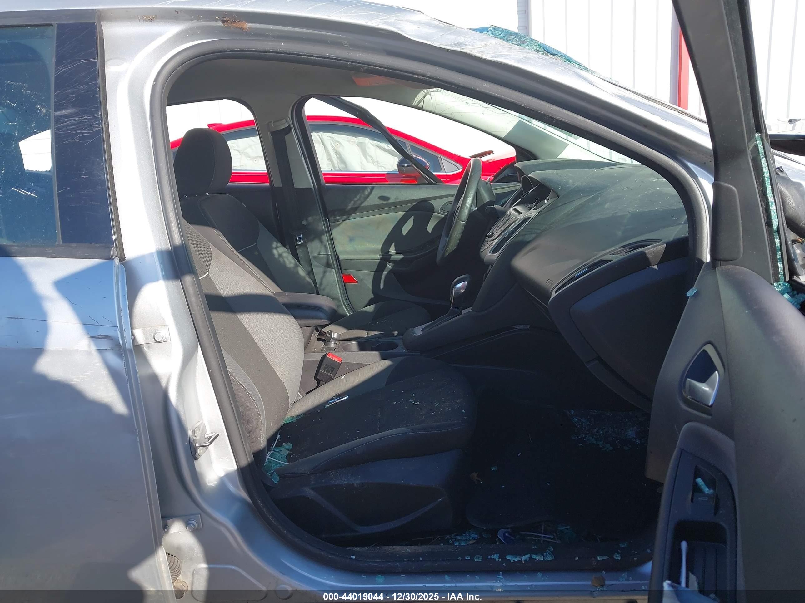 FORD FOCUS image 5