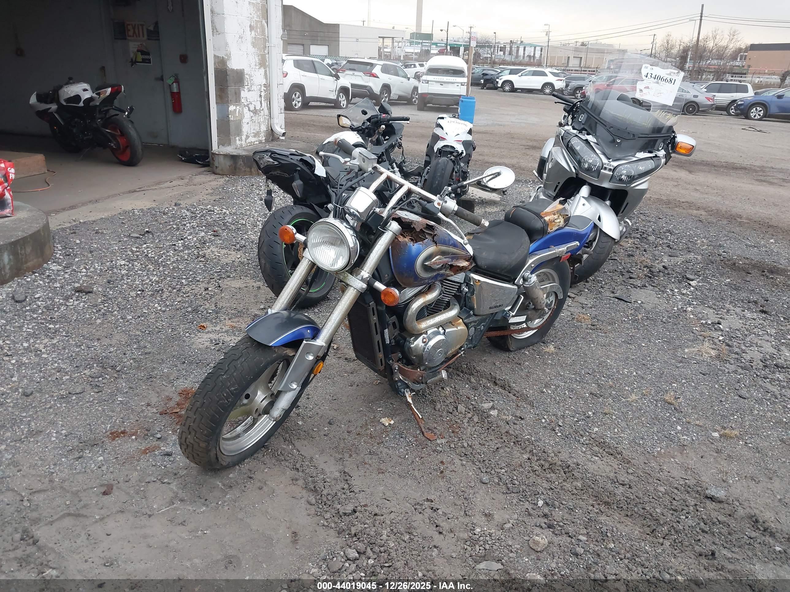 SUZUKI VZ800 image 2