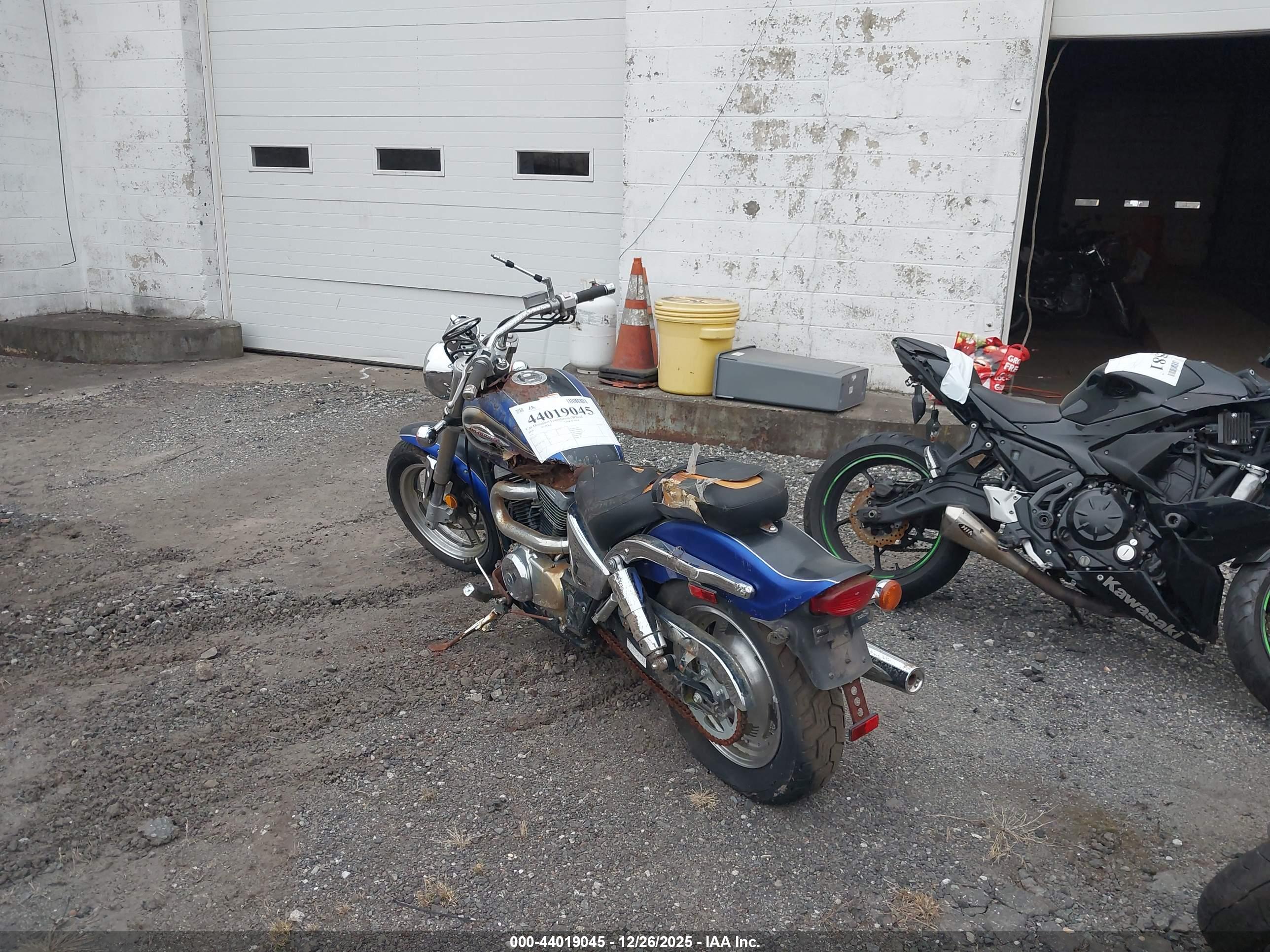 SUZUKI VZ800 image 3