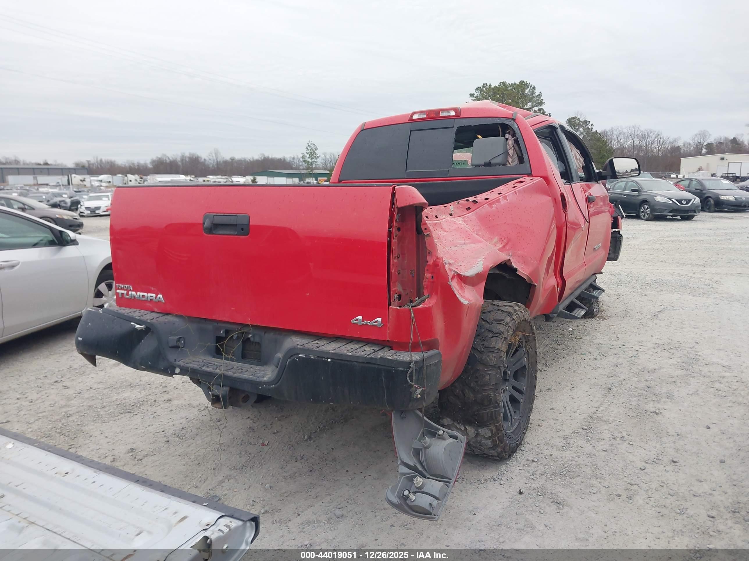 TOYOTA TUNDRA image 4